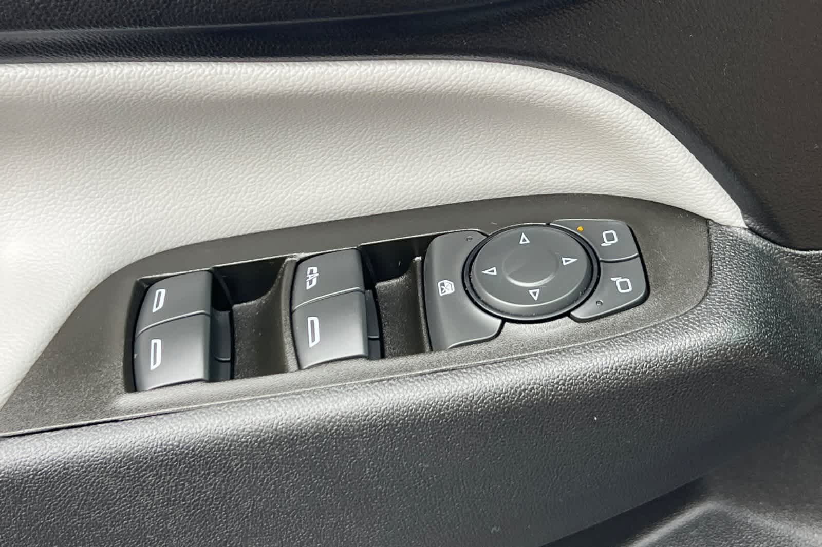 Thumbnail: 2023 Chevrolet Equinox - 14