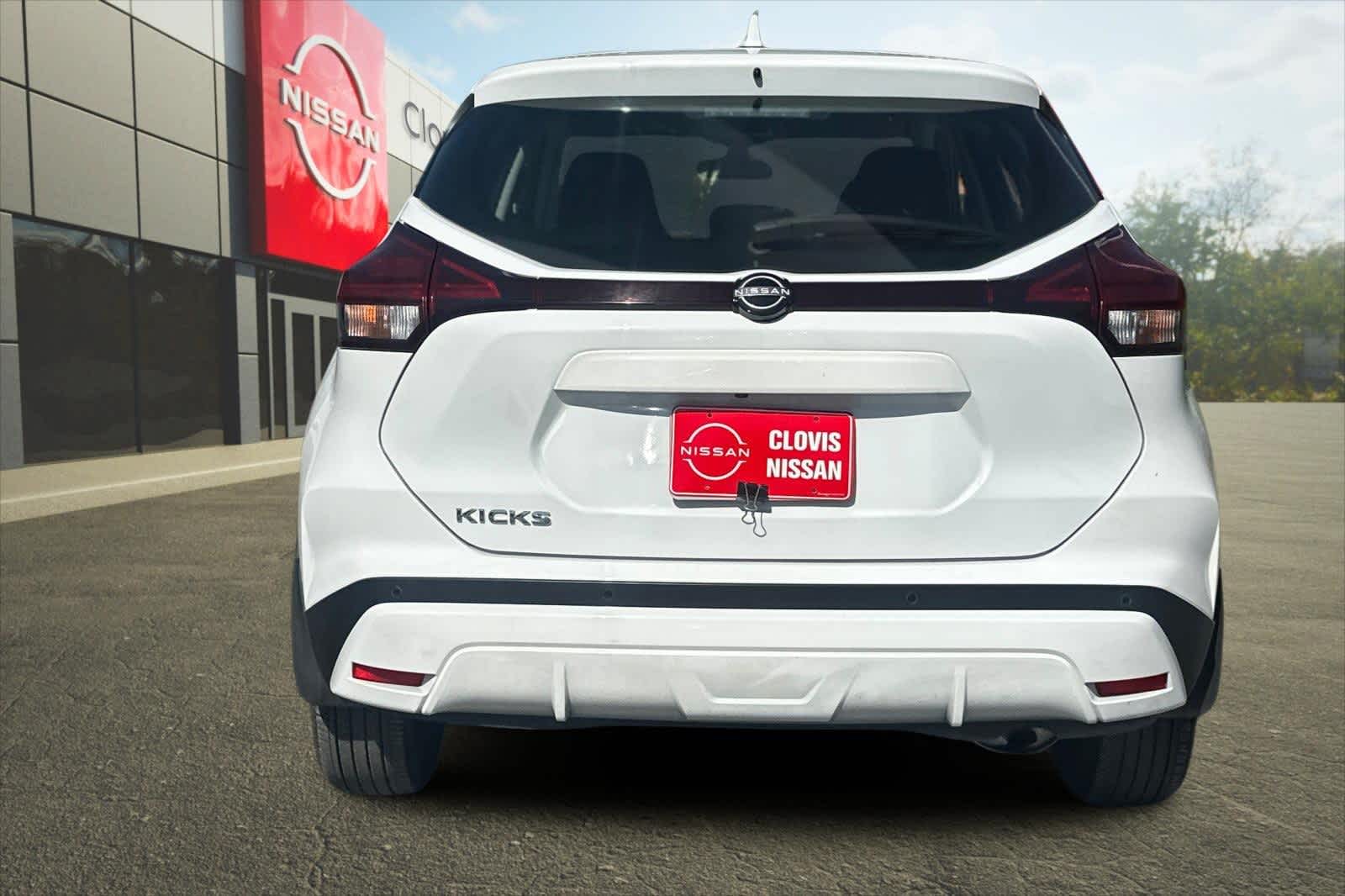 2023 Nissan Kicks S 8