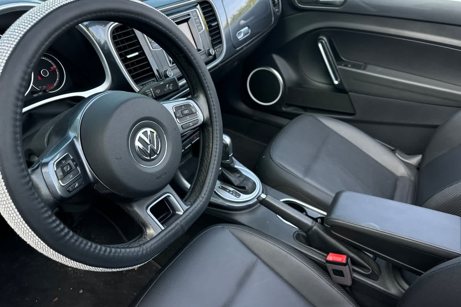 Thumbnail: 2018 Volkswagen Beetle - 13