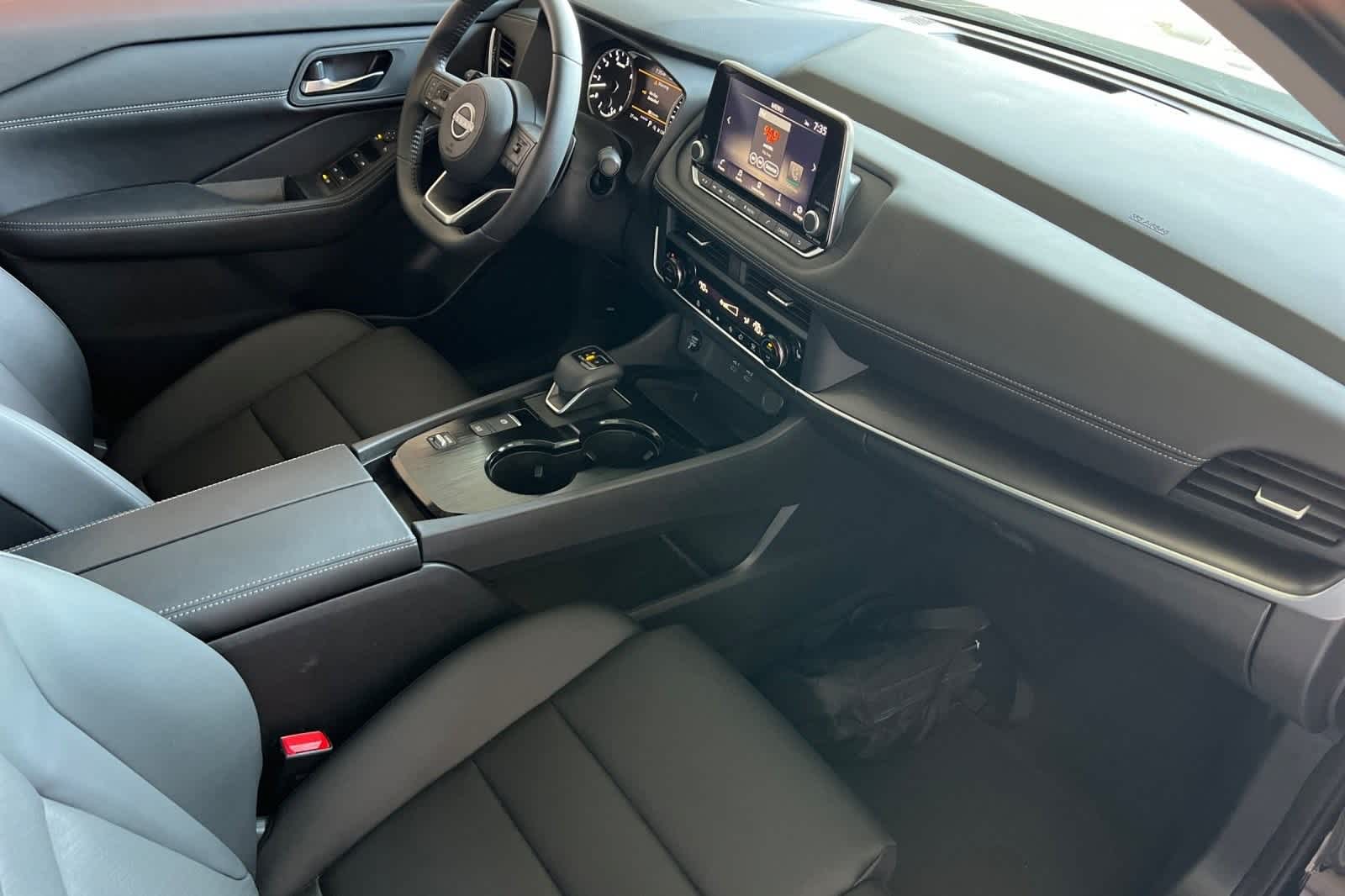 2024 Nissan Rogue SV 17
