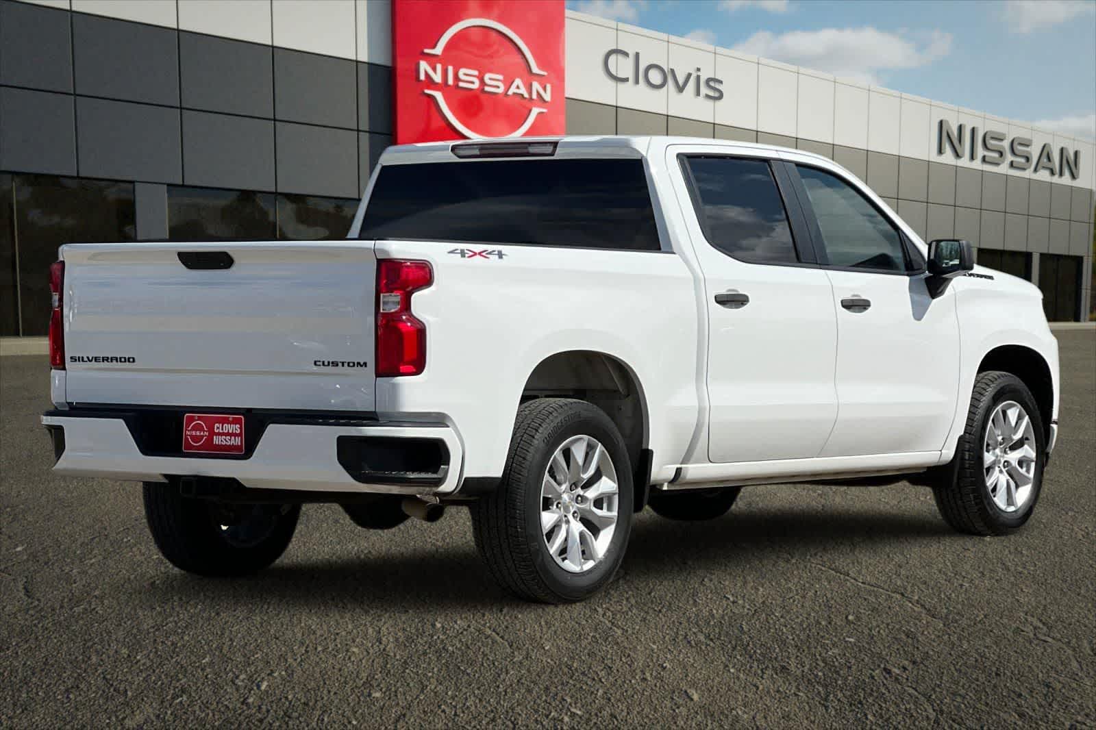 Thumbnail: 2021 Chevrolet Silverado 1500 - 3