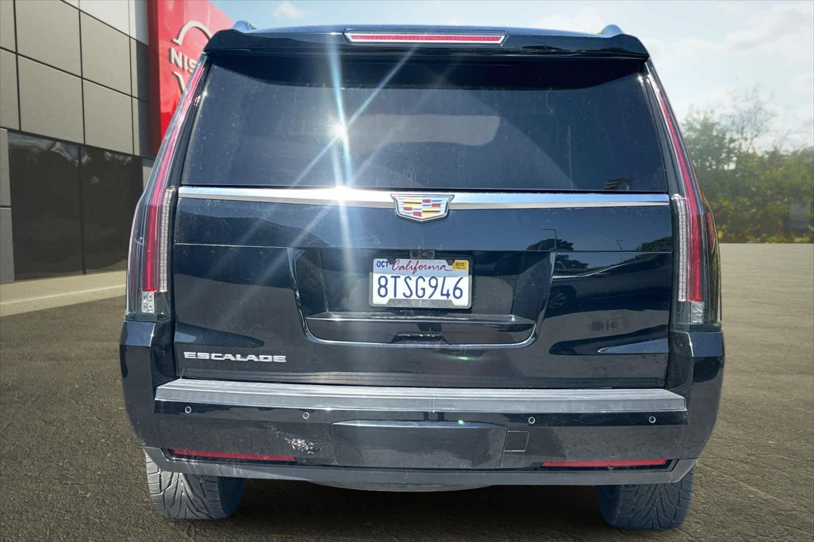 2017 Cadillac Escalade Luxury 8