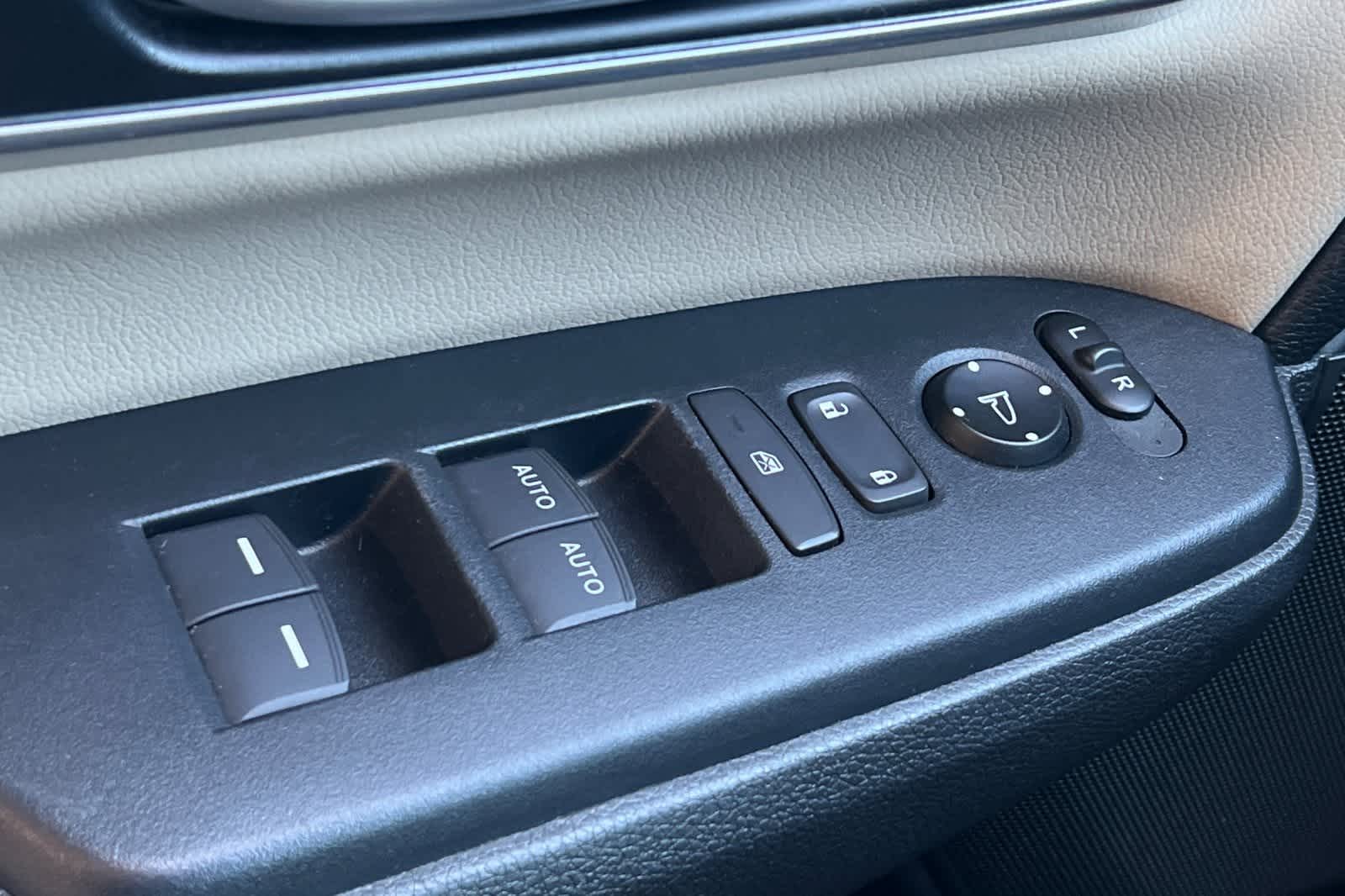Thumbnail: 2019 Honda CR-V - 16