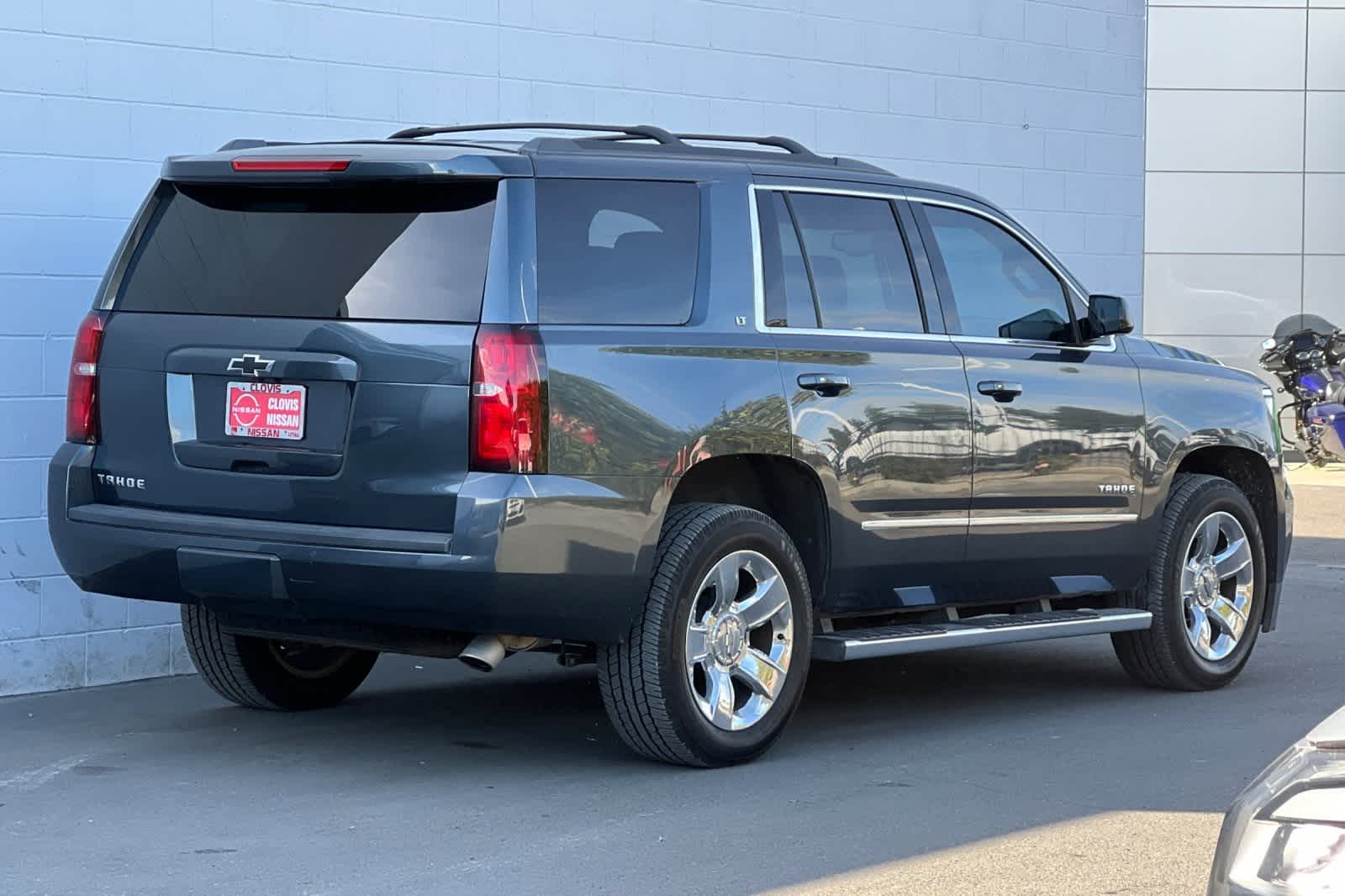 Thumbnail: 2019 Chevrolet Tahoe - 3