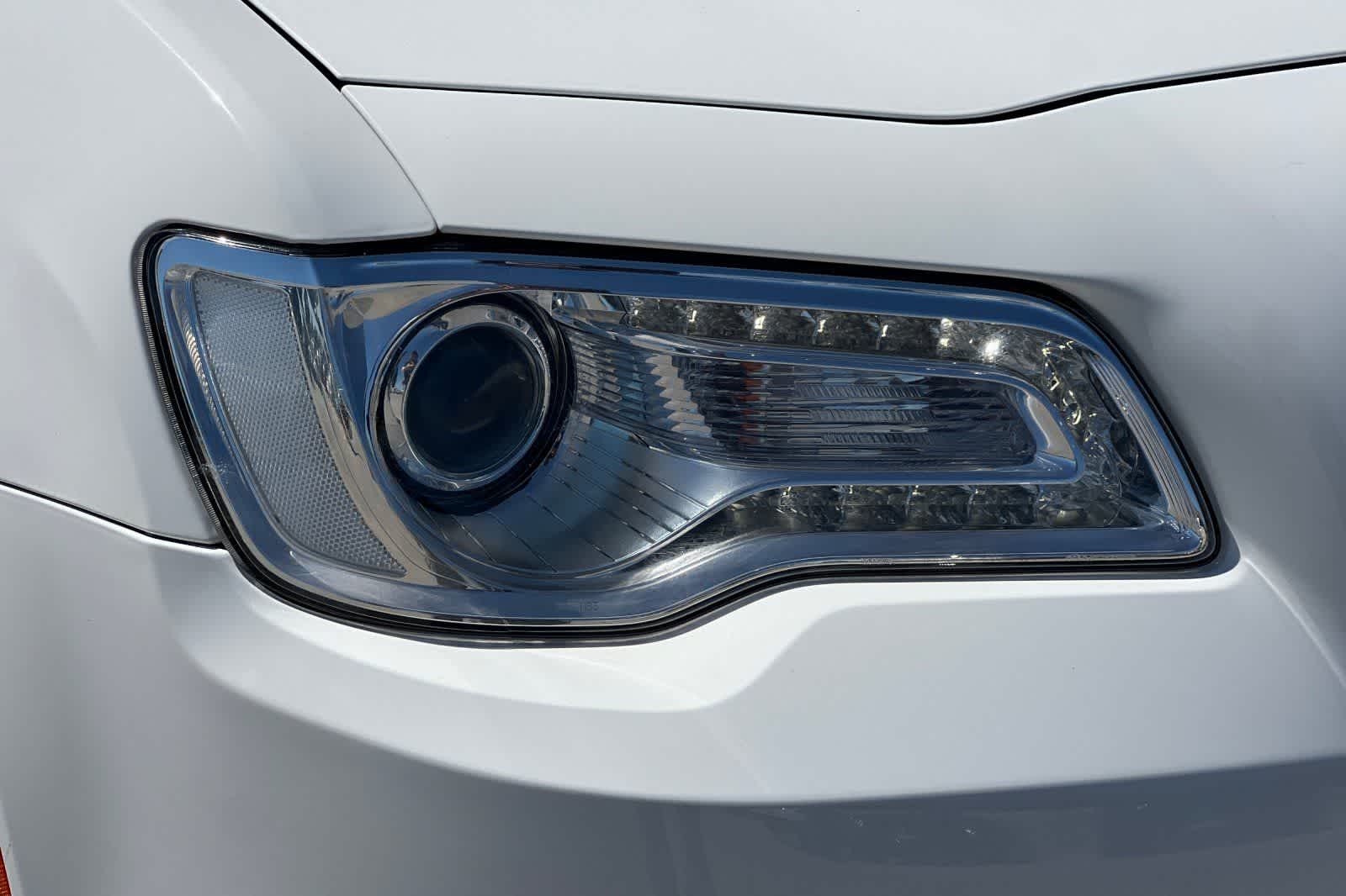 Thumbnail: 2019 Chrysler 300 - 33