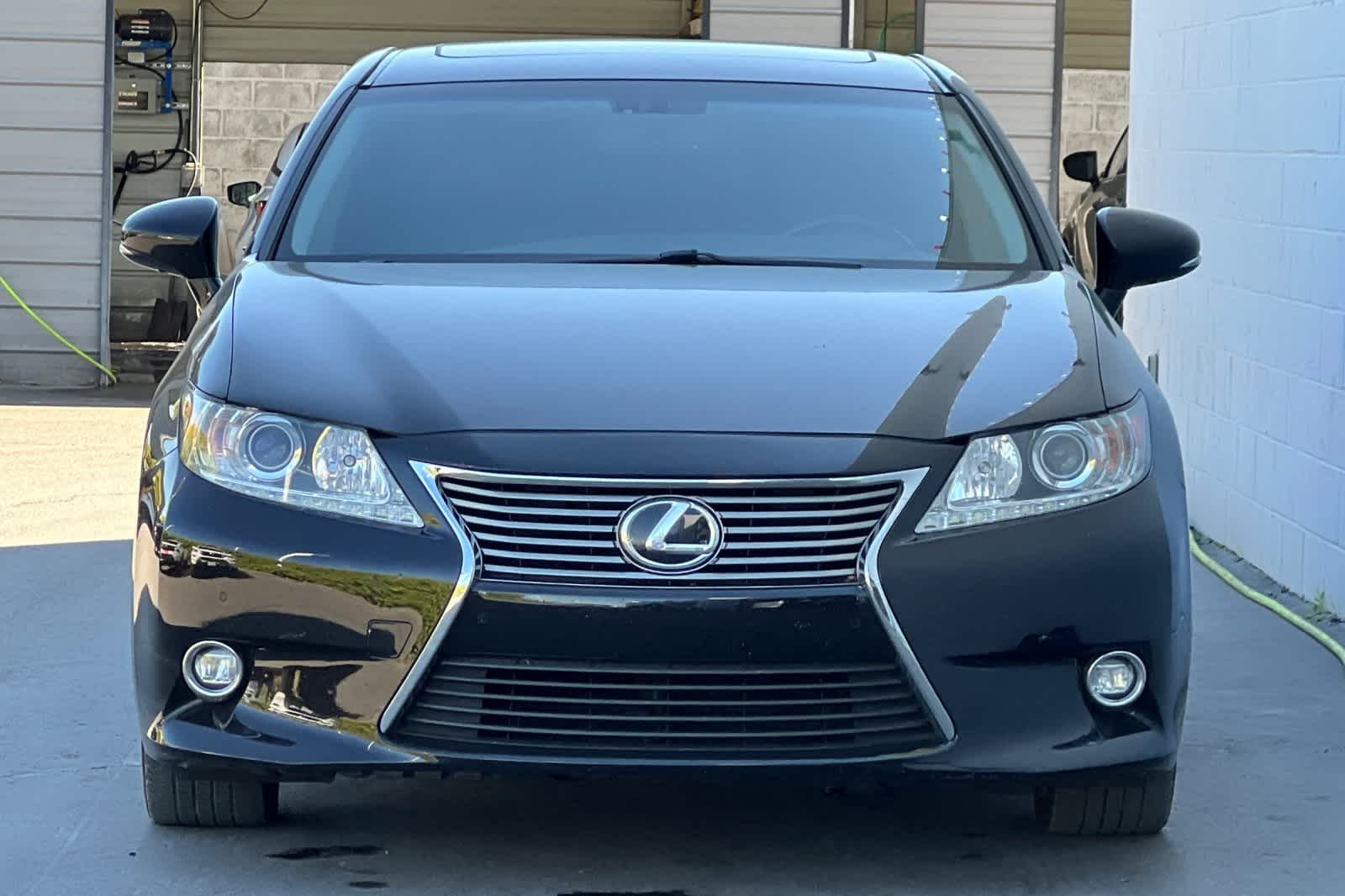 Thumbnail: 2015 Lexus ES - 11