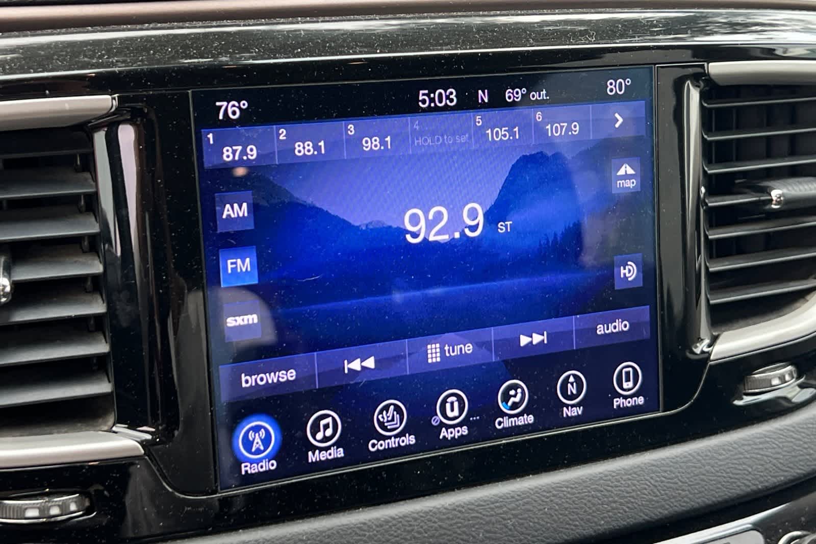 Thumbnail: 2017 Chrysler Pacifica - 22