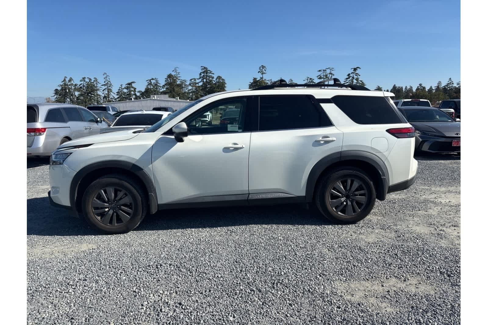 Thumbnail: 2022 Nissan Pathfinder - 6