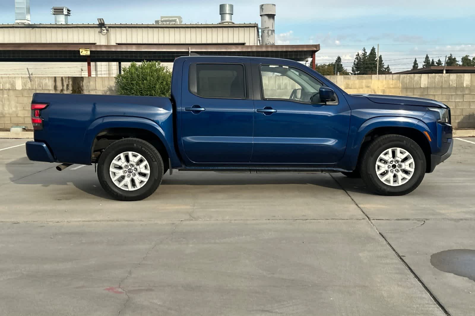 Thumbnail: 2022 Nissan Frontier - 9