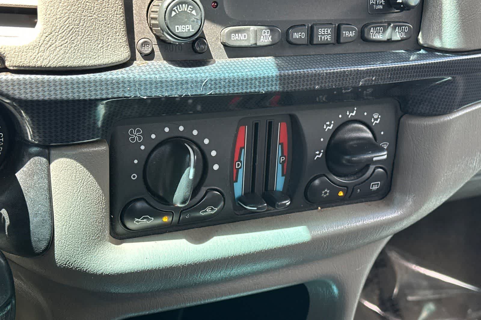 Thumbnail: 2005 Chevrolet Impala - 21