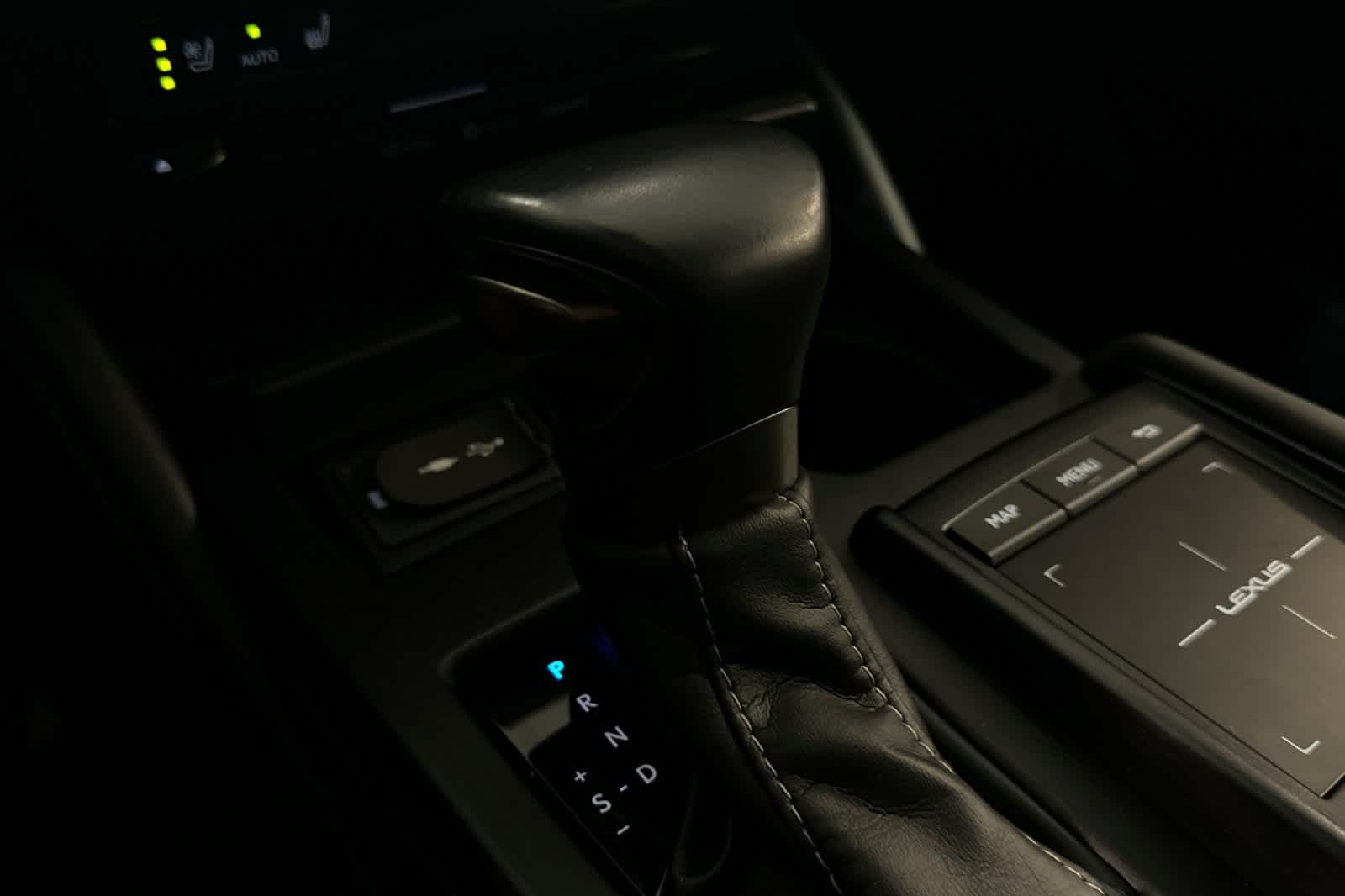 Thumbnail: 2019 Lexus ES - 24