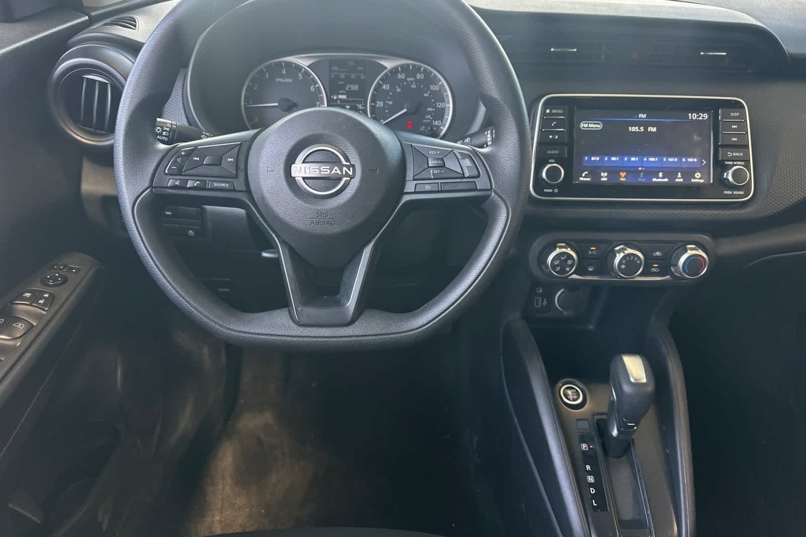 2023 Nissan Kicks S 17