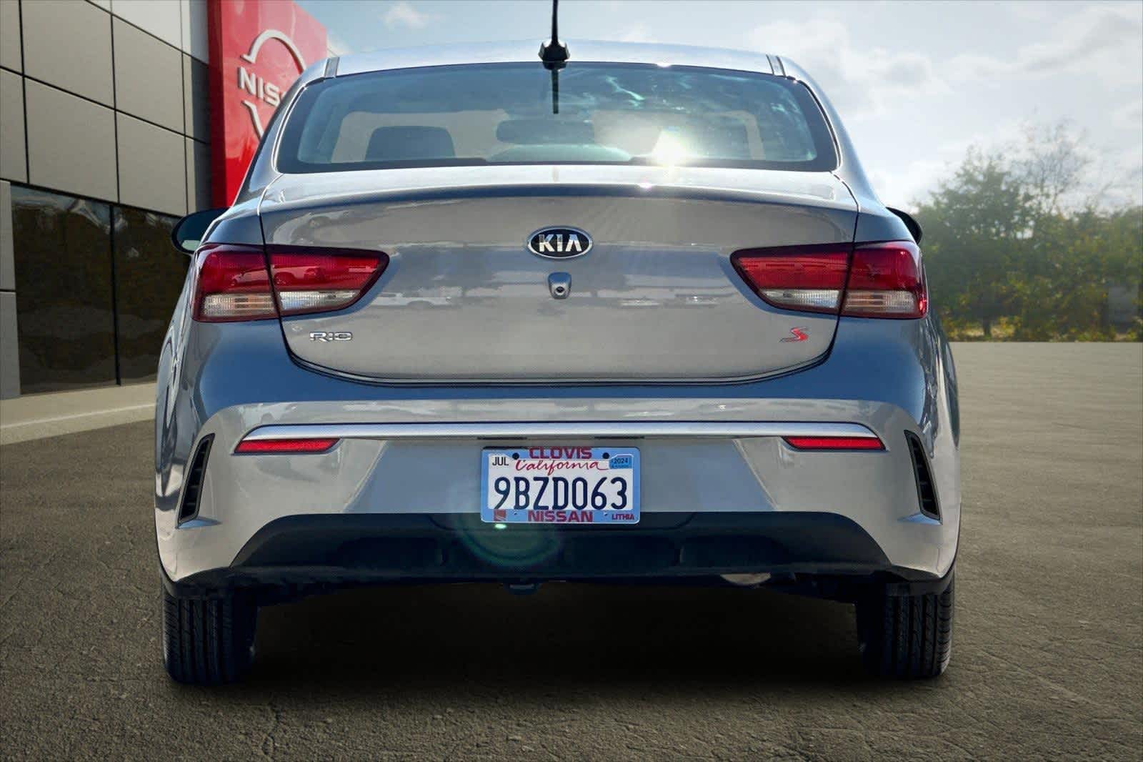Thumbnail: 2021 Kia Rio - 8