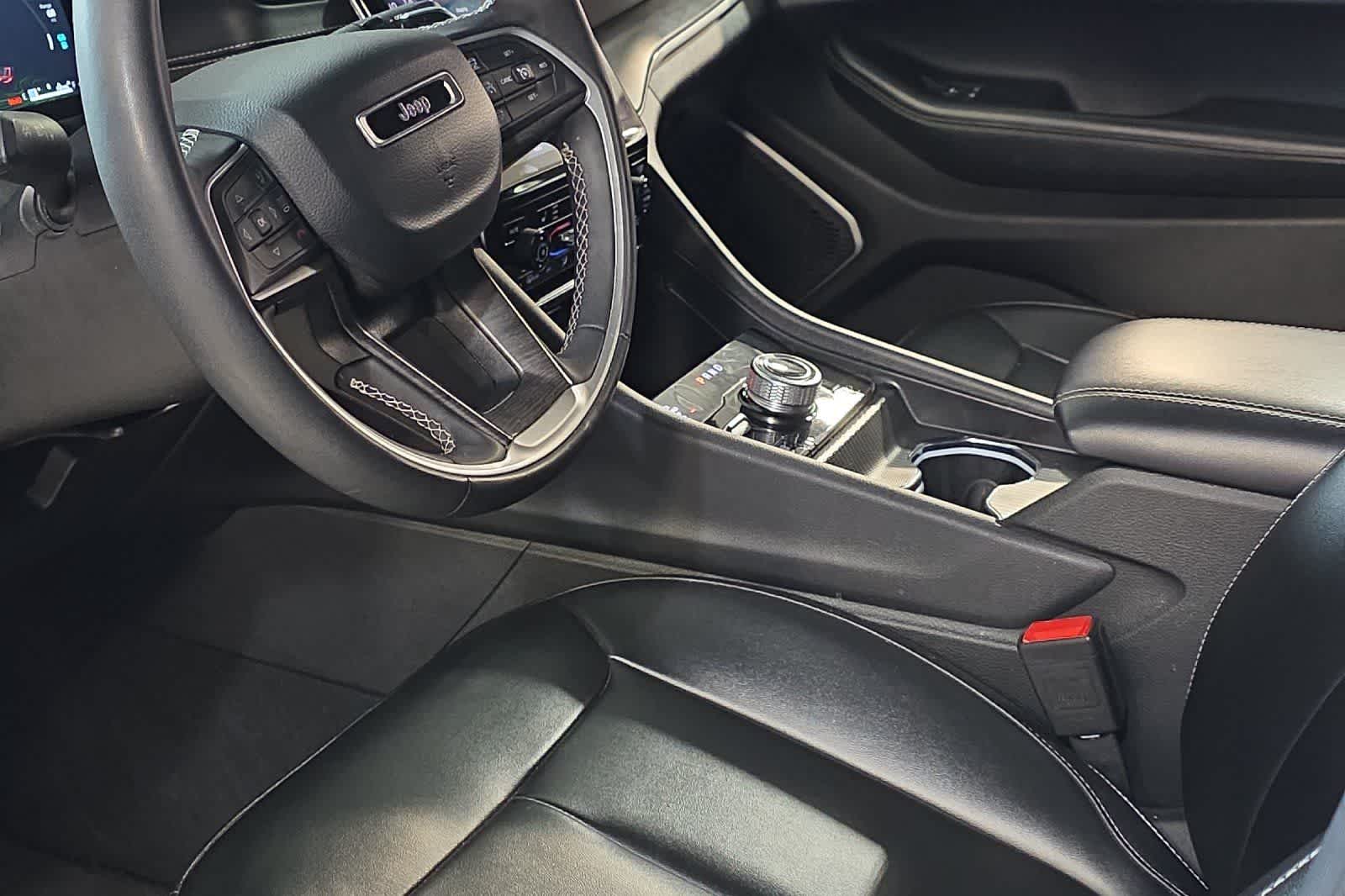 Thumbnail: 2024 Jeep Grand Cherokee - 14