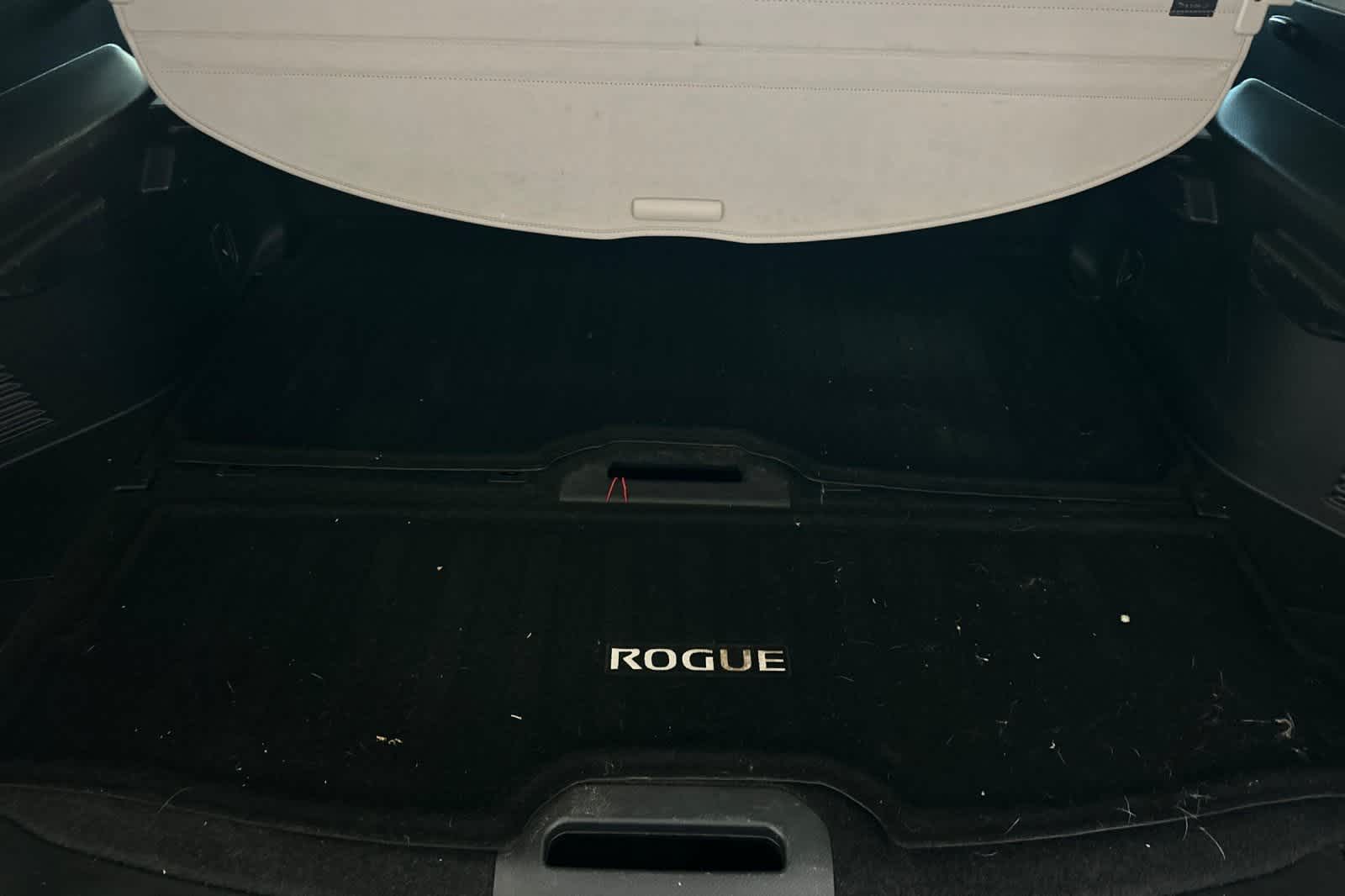 Thumbnail: 2018 Nissan Rogue - 18