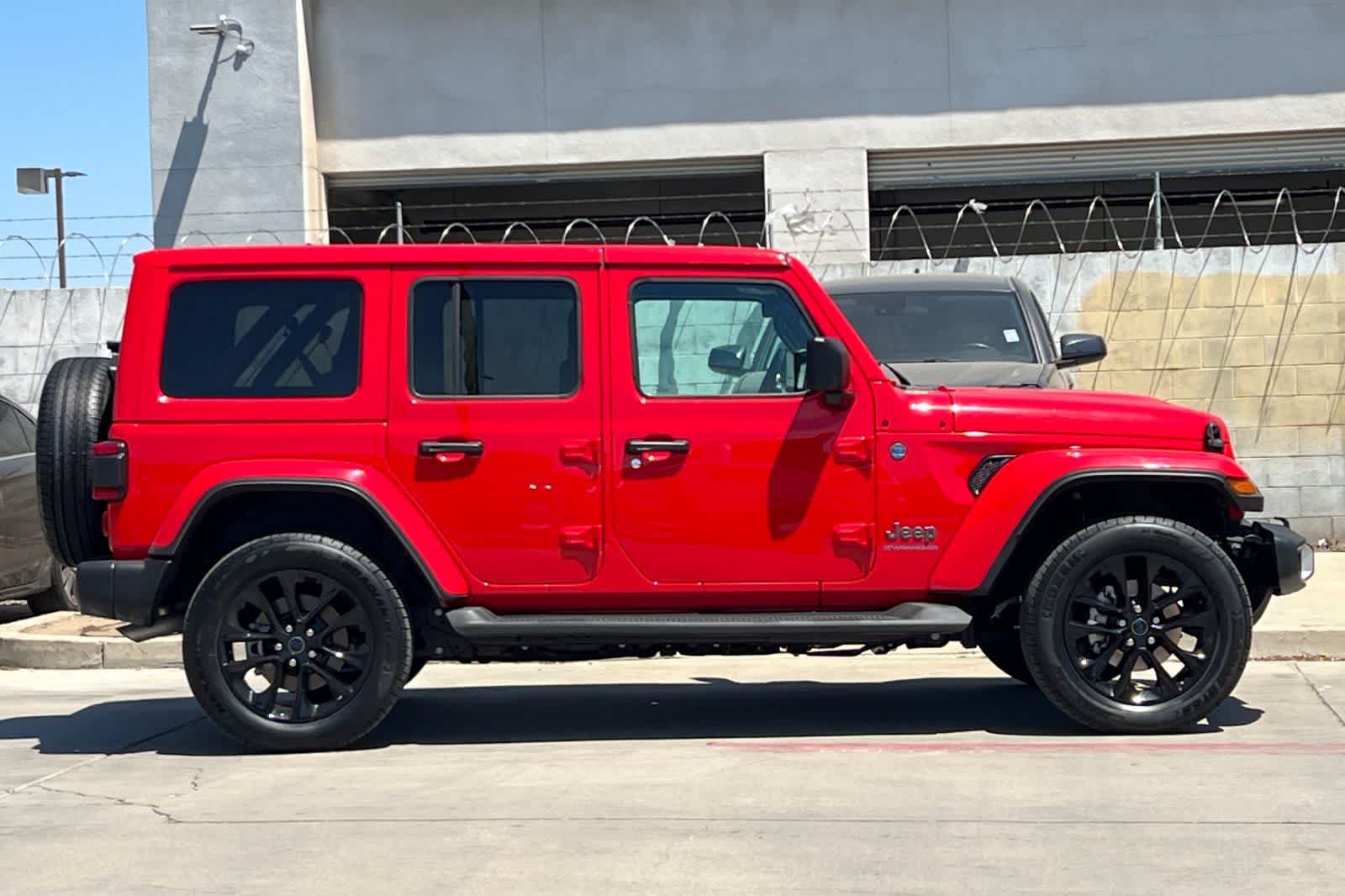 Thumbnail: 2025 Jeep Wrangler - 9