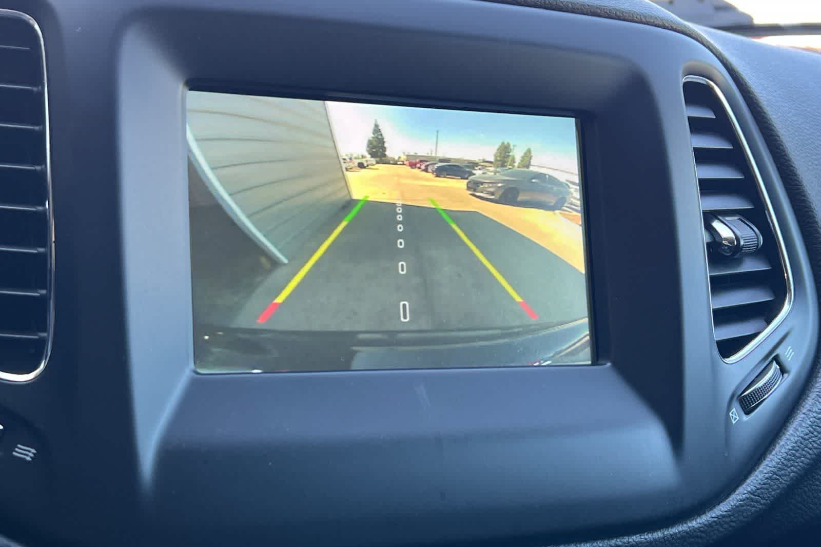 Thumbnail: 2021 Jeep Compass - 23