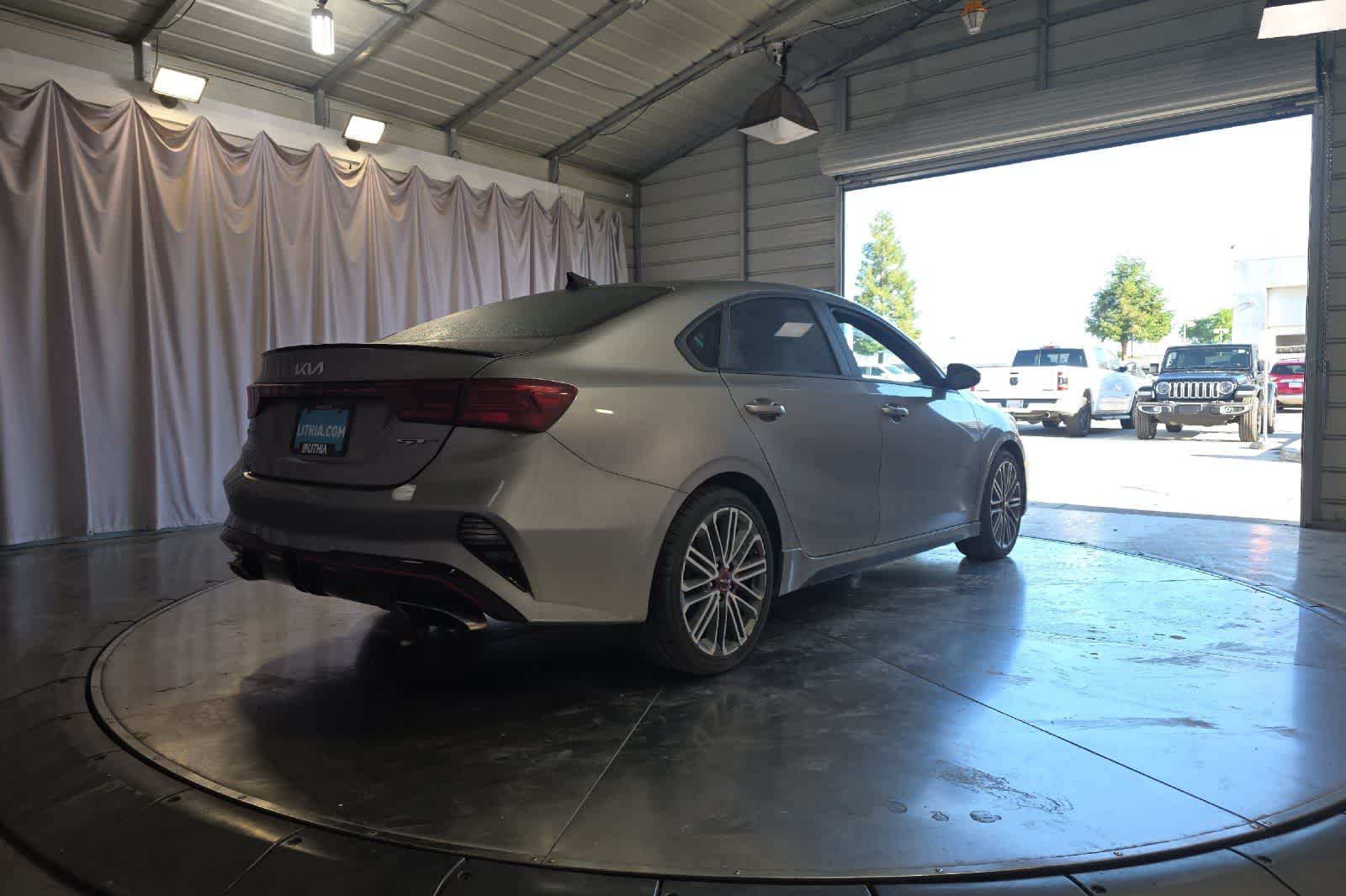 Thumbnail: 2023 Kia Forte - 3