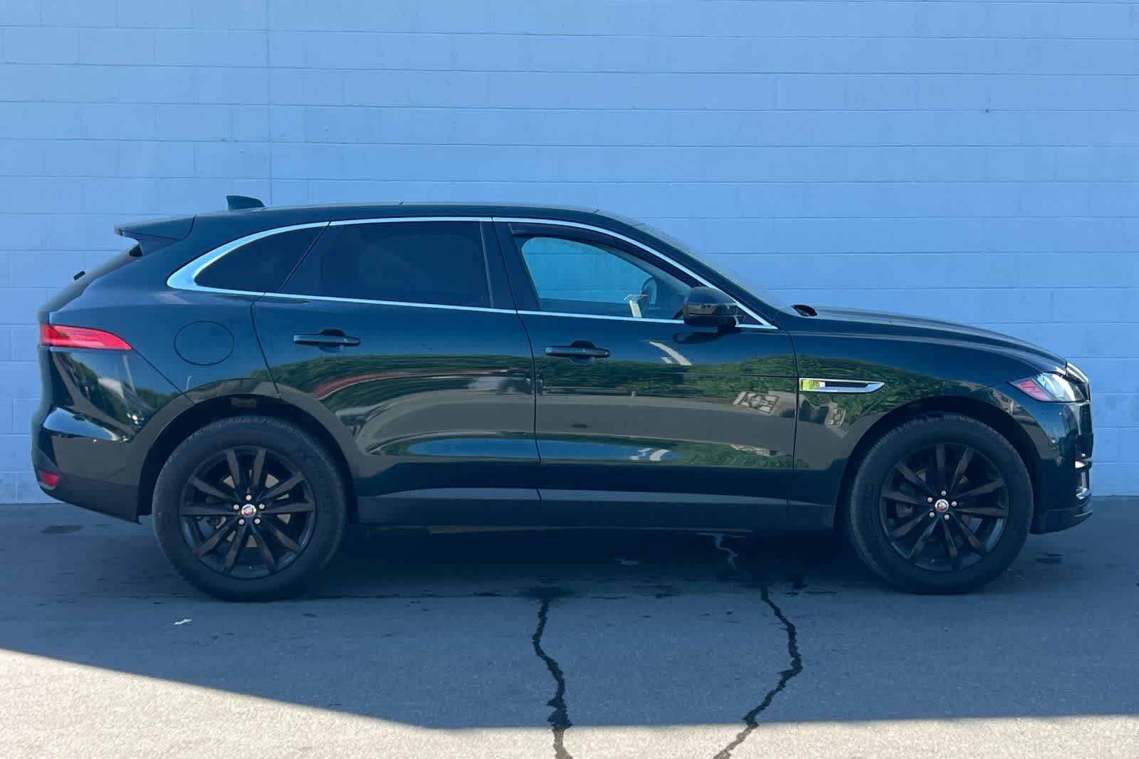 Thumbnail: 2018 Jaguar F-Pace - 9