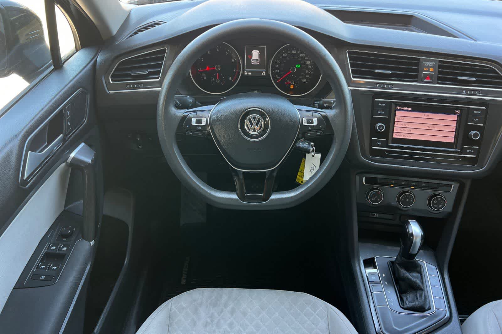 Thumbnail: 2018 Volkswagen Tiguan - 15