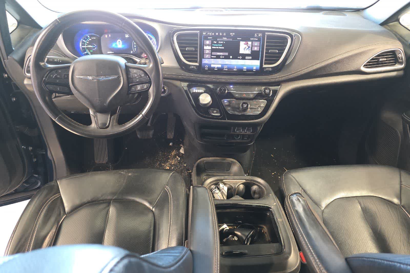 Thumbnail: 2022 Chrysler Pacifica - 4