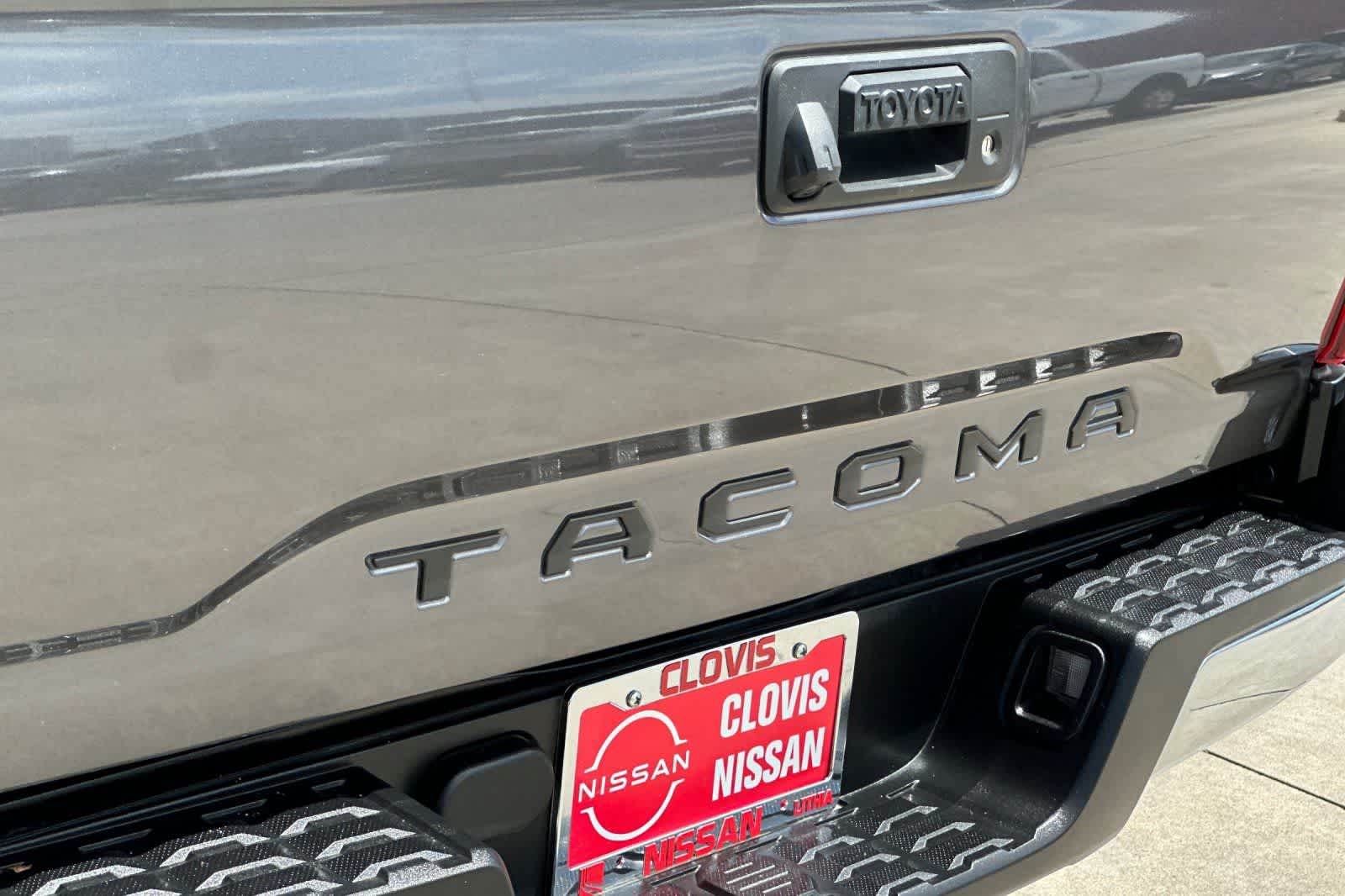 Thumbnail: 2021 Toyota Tacoma - 32