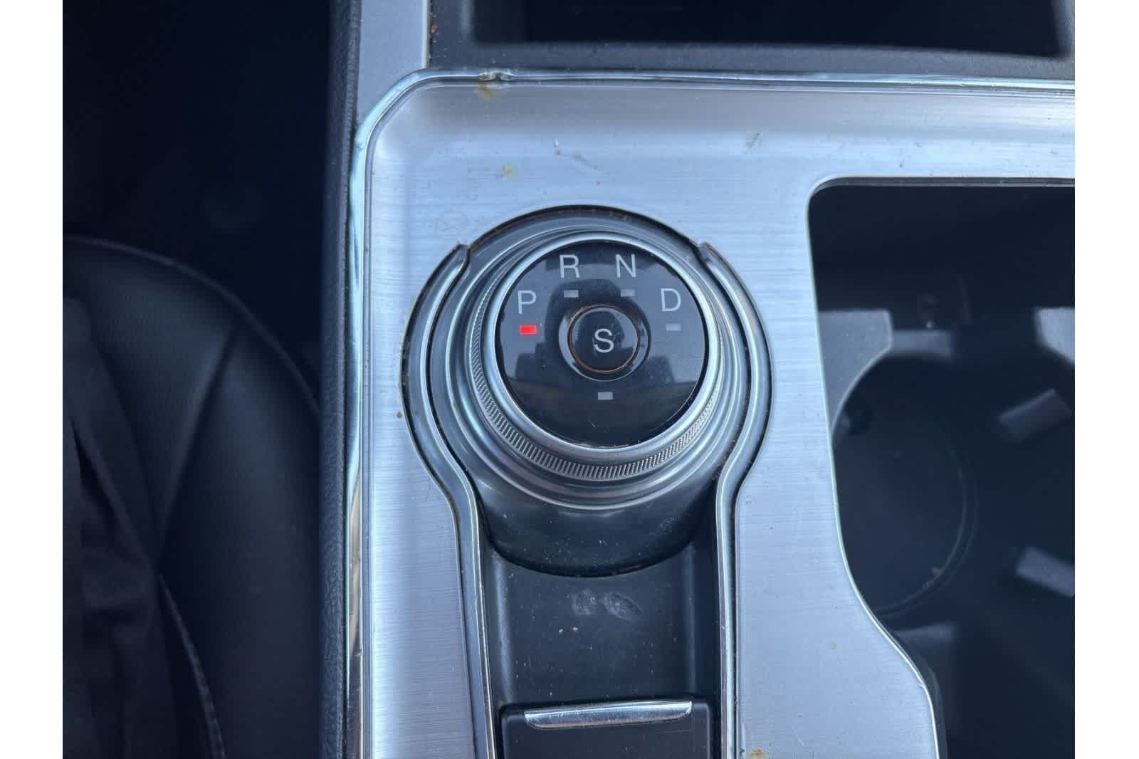 Thumbnail: 2022 Ford Edge - 21