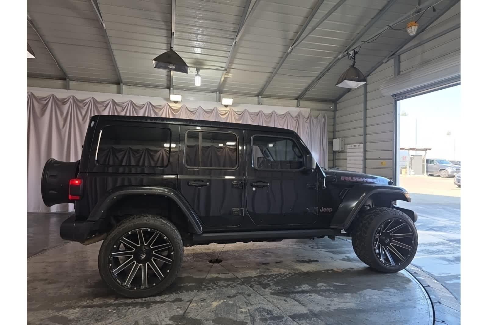 Thumbnail: 2022 Jeep Wrangler - 8