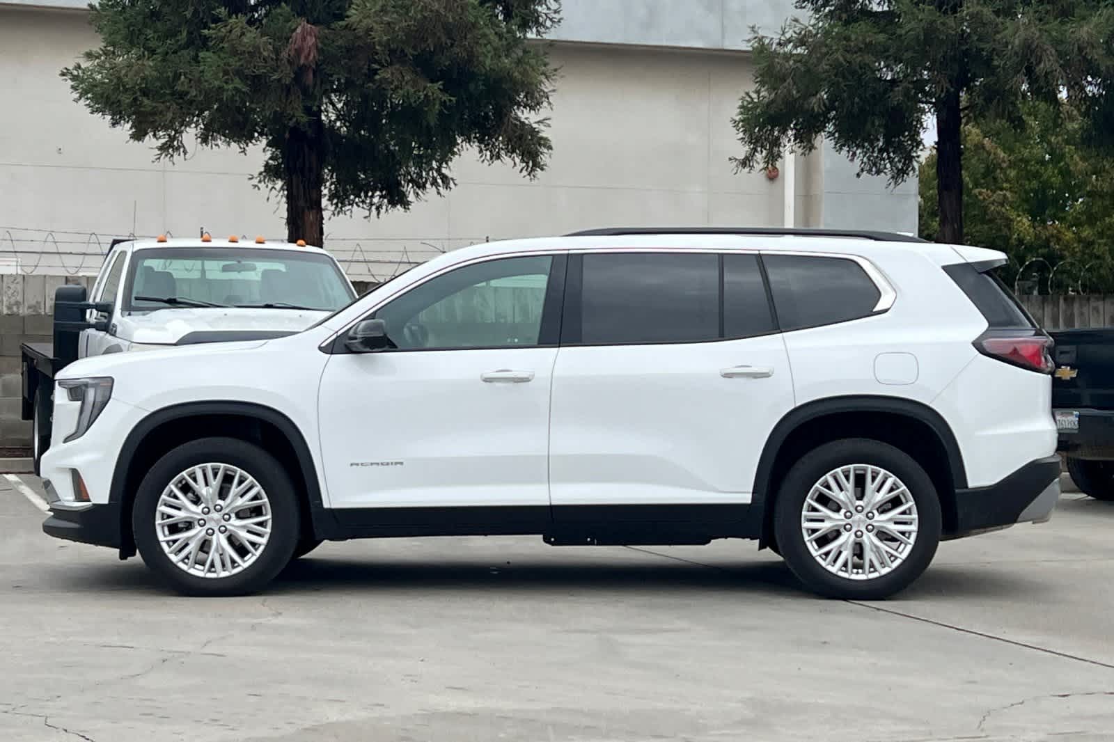 Thumbnail: 2024 GMC Acadia - 6