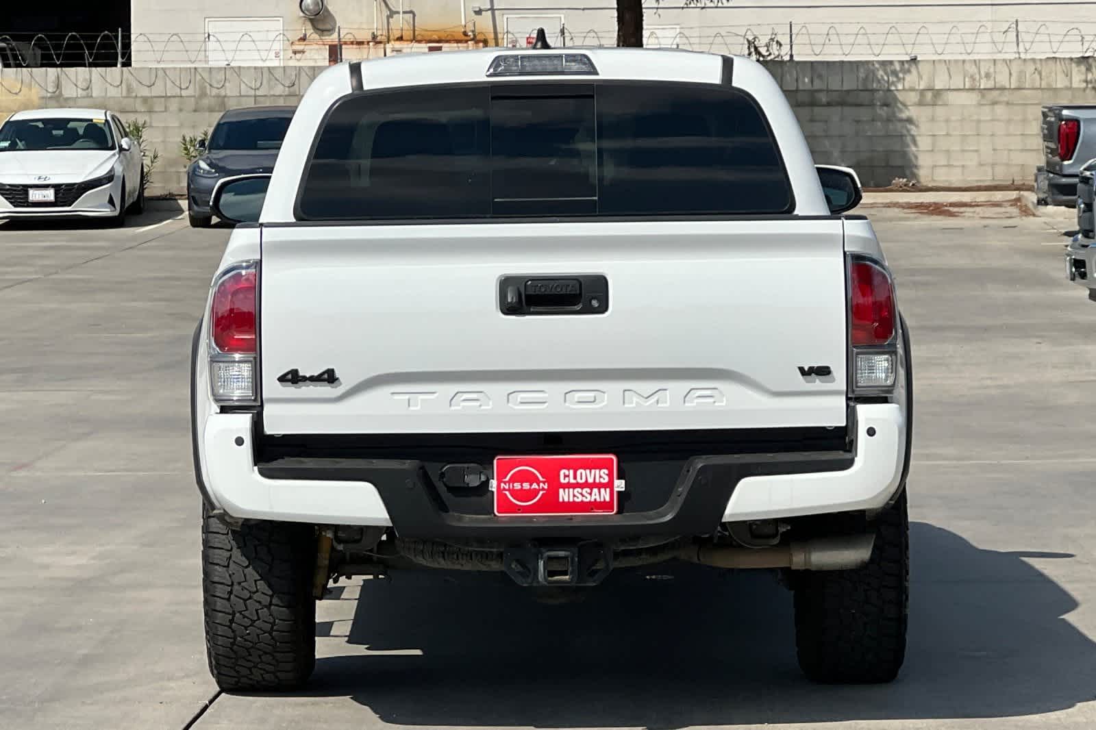 Thumbnail: 2022 Toyota Tacoma - 8