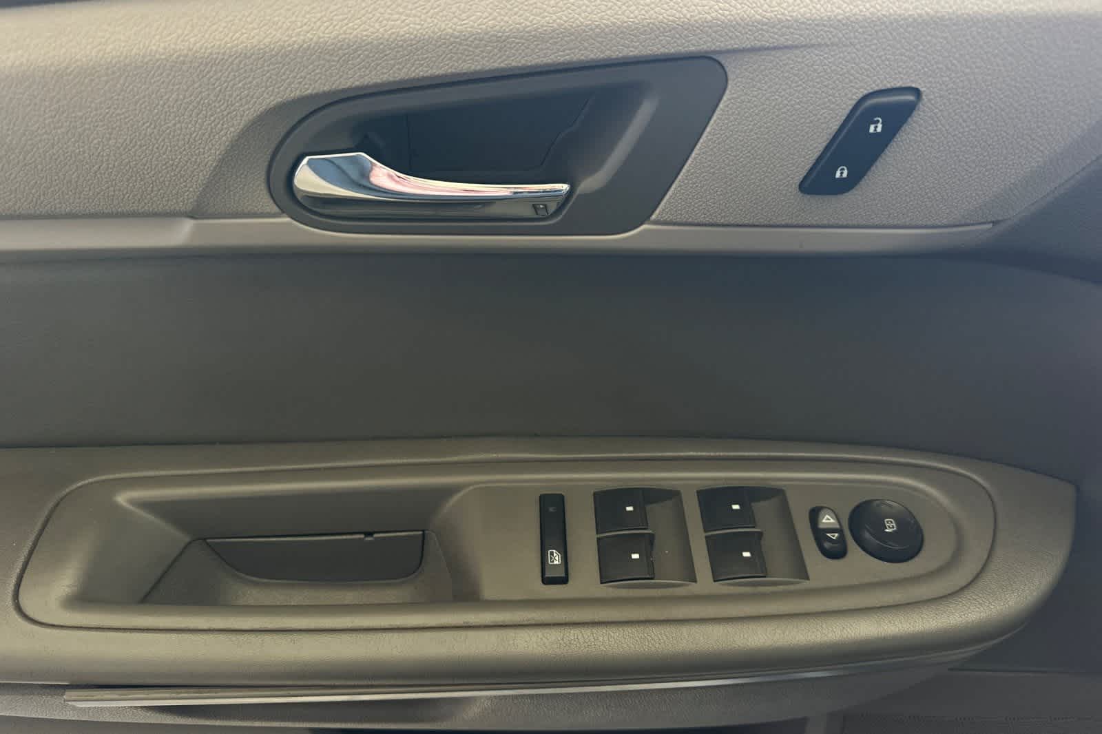 Thumbnail: 2017 Chevrolet Traverse - 15