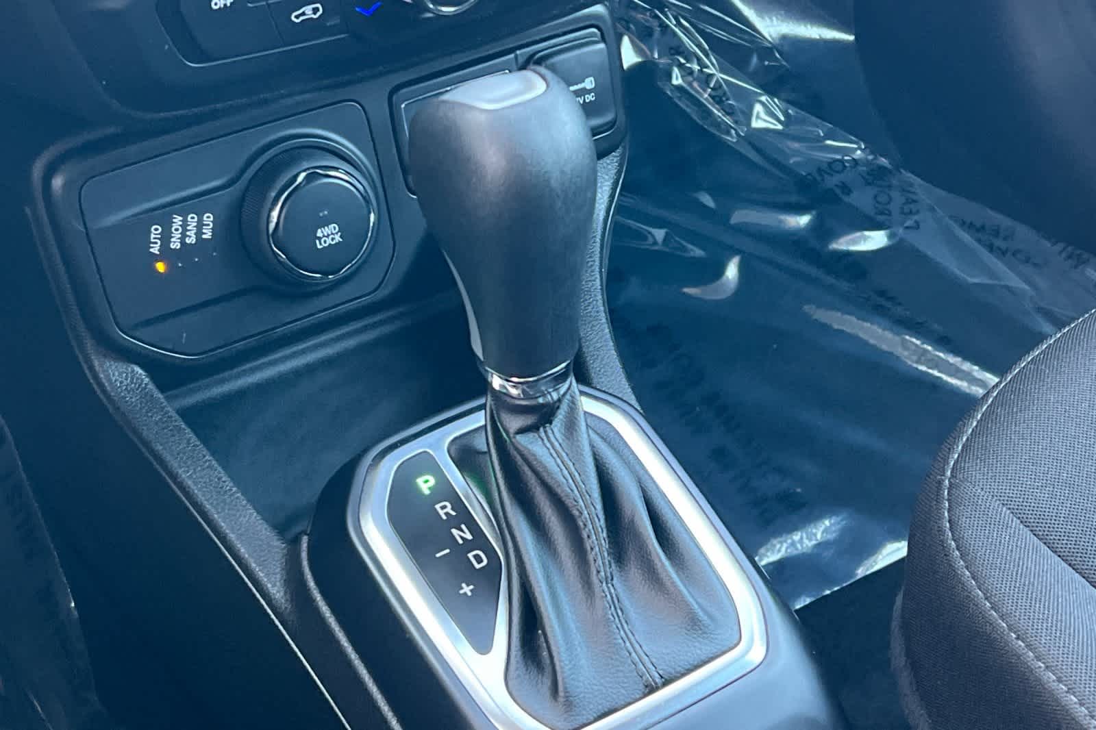 Thumbnail: 2023 Jeep Renegade - 27