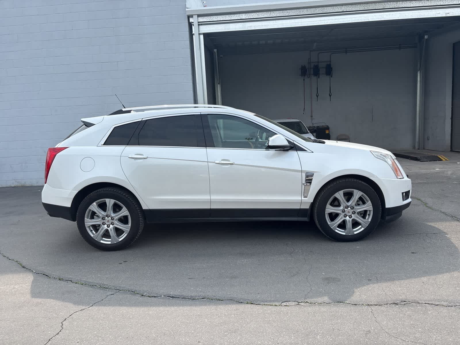 Thumbnail: 2011 Cadillac SRX - 8