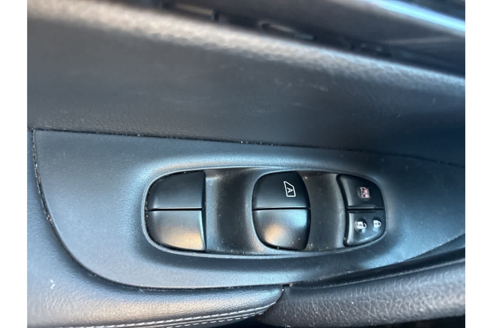 Thumbnail: 2018 Nissan Rogue - 9