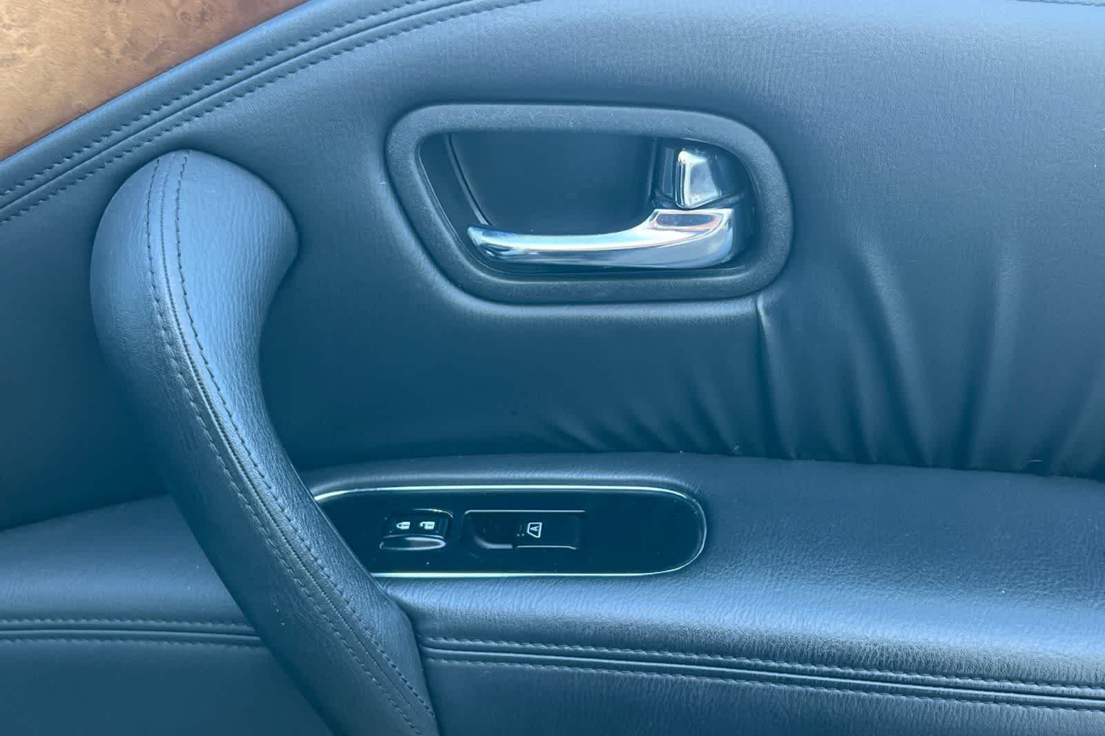 Thumbnail: 2012 INFINITI QX56 - 23