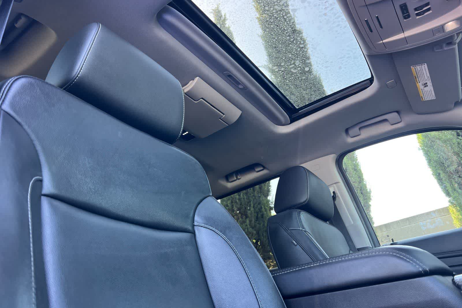 Thumbnail: 2019 Chevrolet Suburban - 19