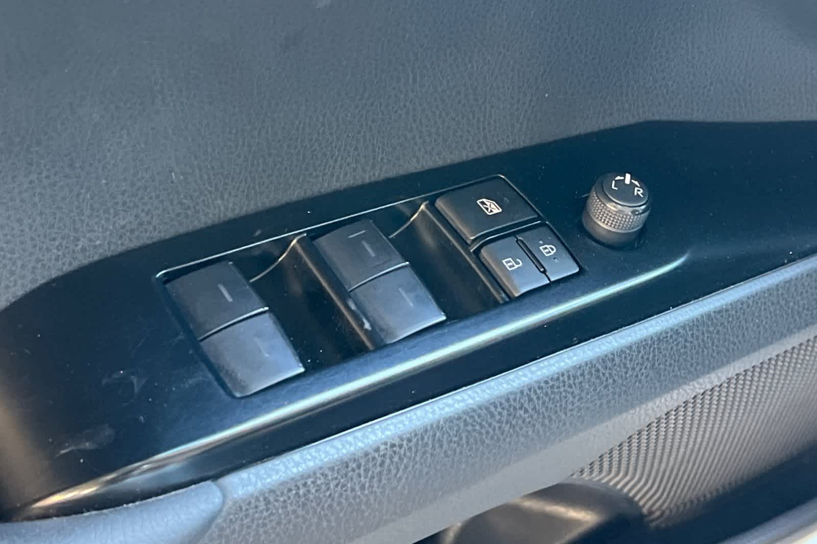 Thumbnail: 2025 Toyota Camry - 14