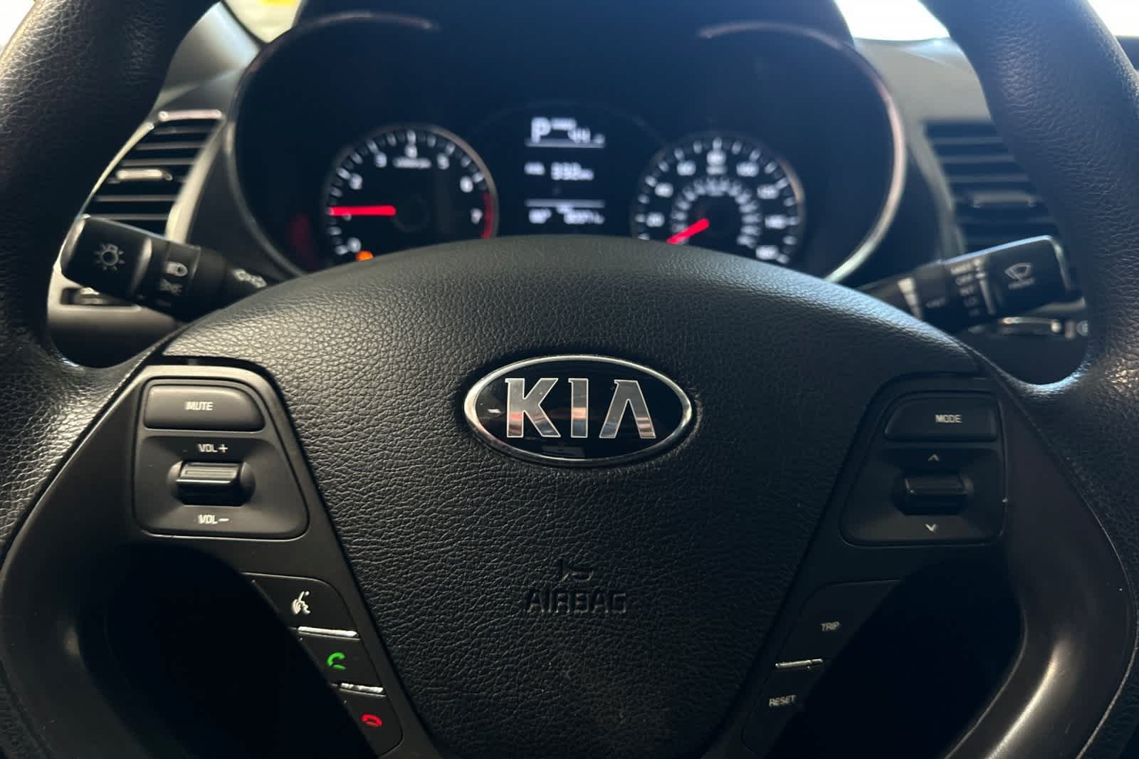Thumbnail: 2017 Kia Forte - 23