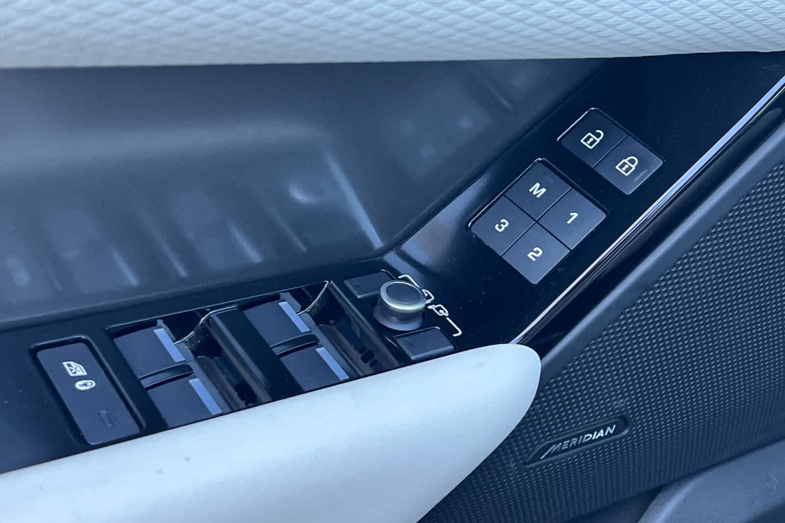 Thumbnail: 2023 Land Rover Range Rover Velar - 16