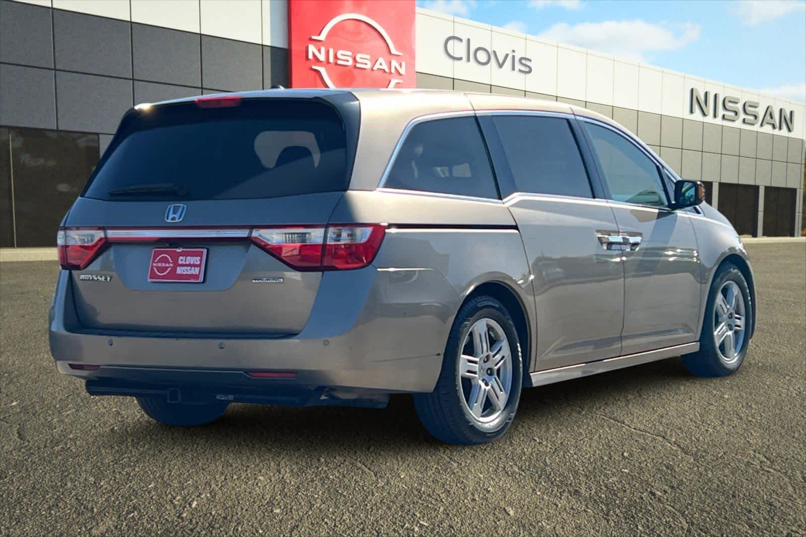 Thumbnail: 2011 Honda Odyssey - 3