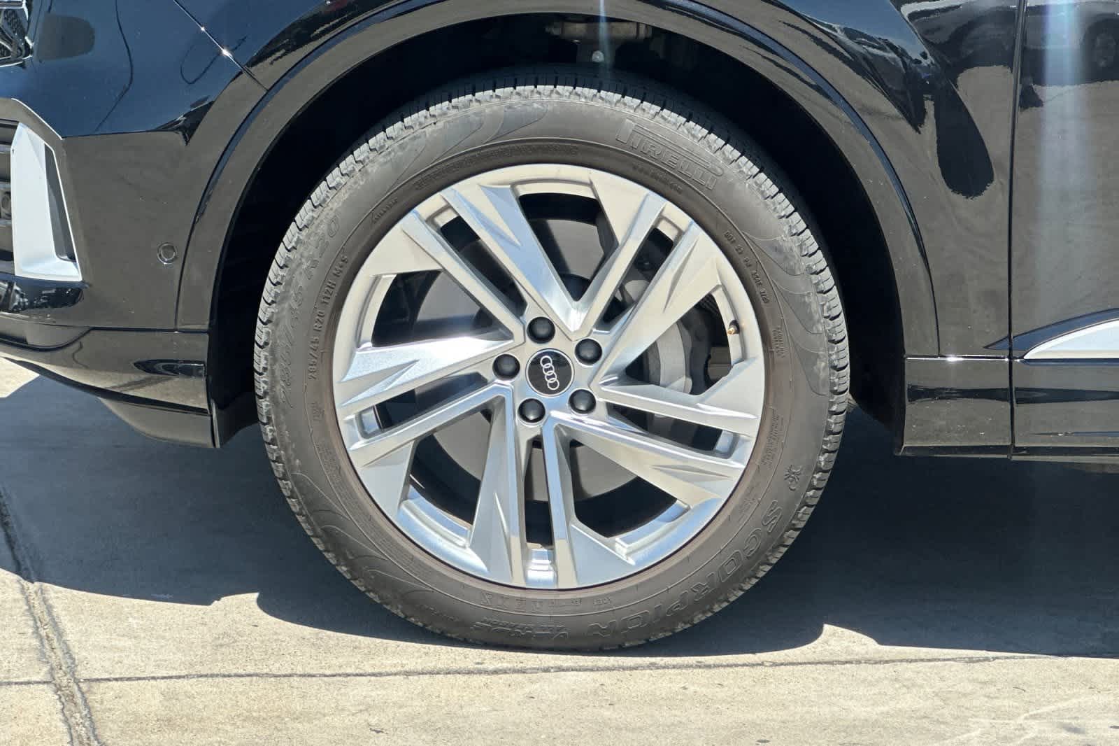 Thumbnail: 2021 Audi Q7 - 12