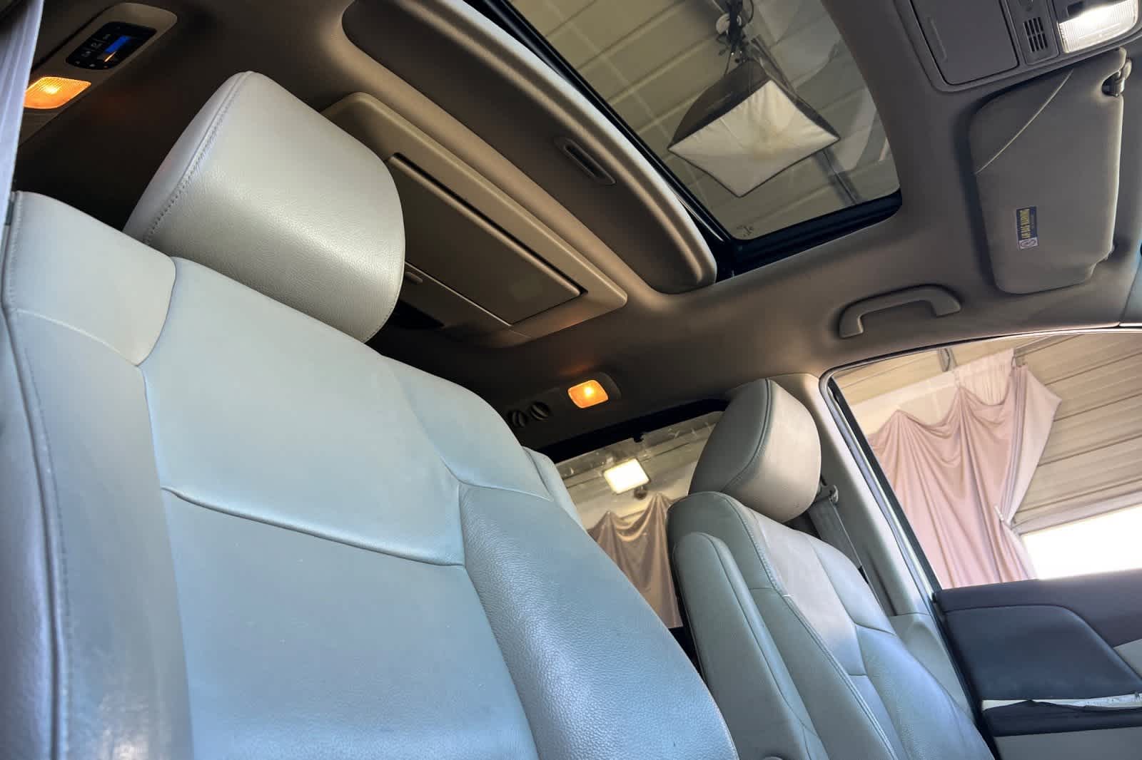 Thumbnail: 2011 Honda Odyssey - 22