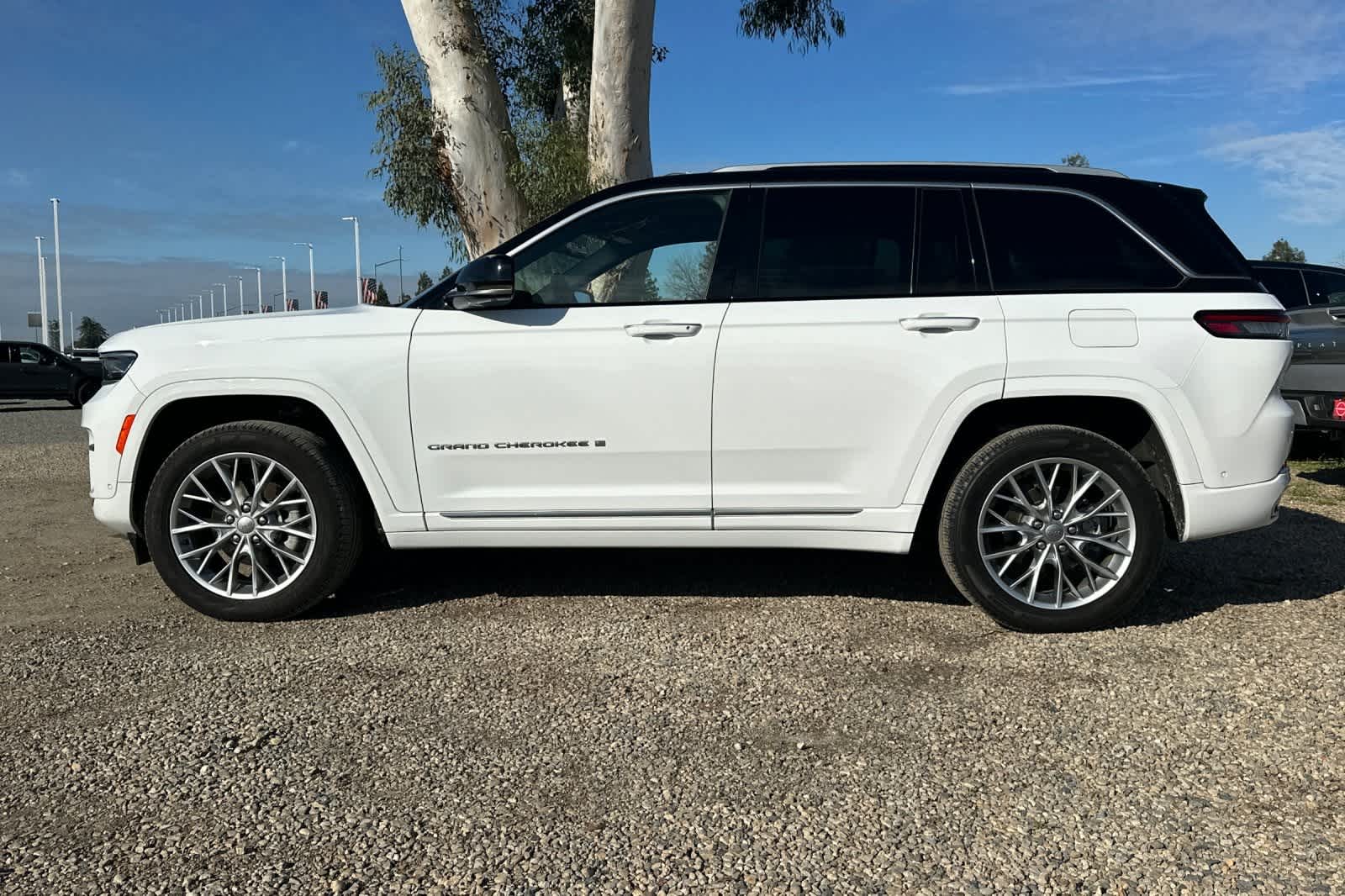 Thumbnail: 2023 Jeep Grand Cherokee - 6