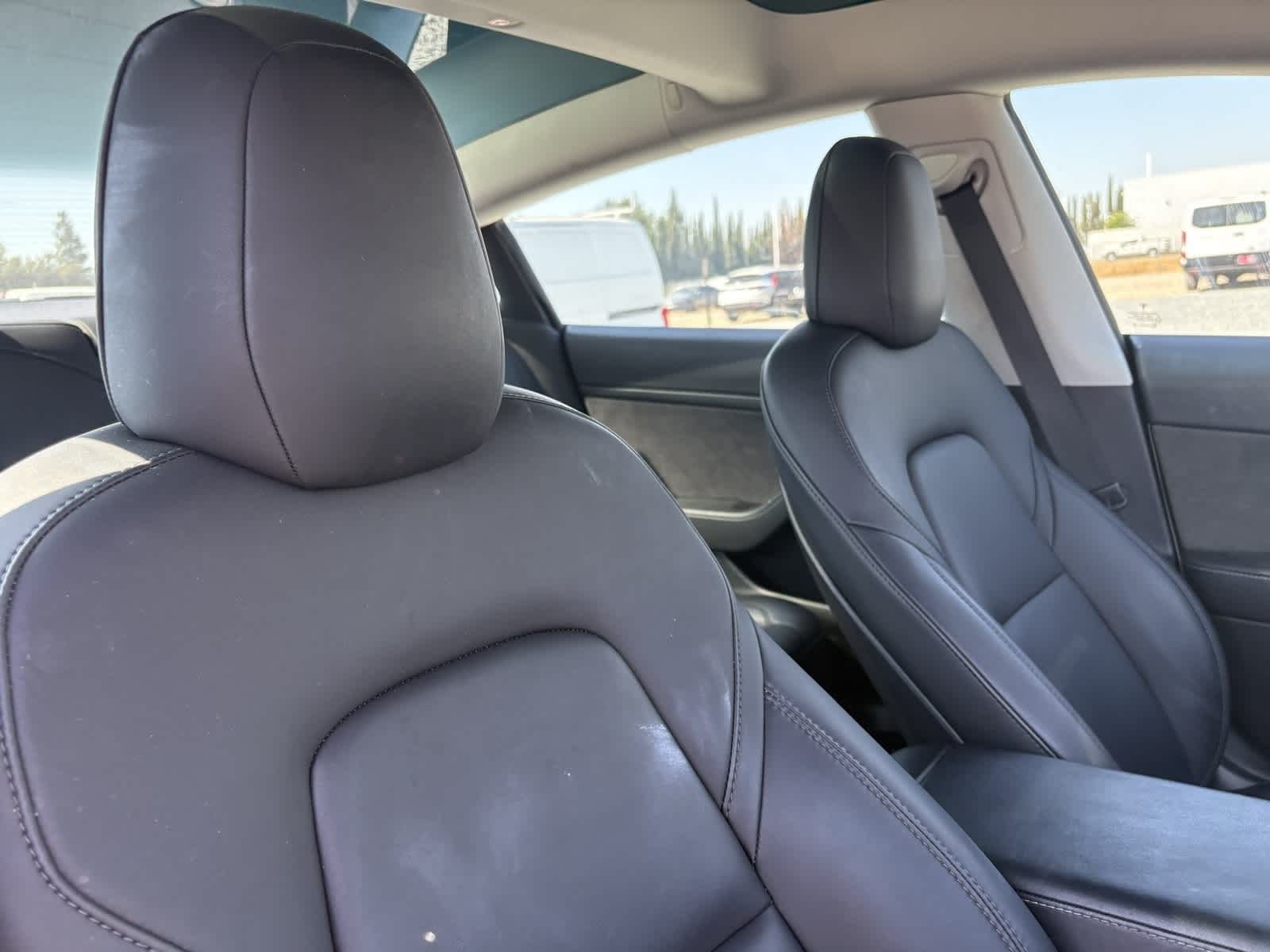 Thumbnail: 2022 Tesla Model 3 - 15