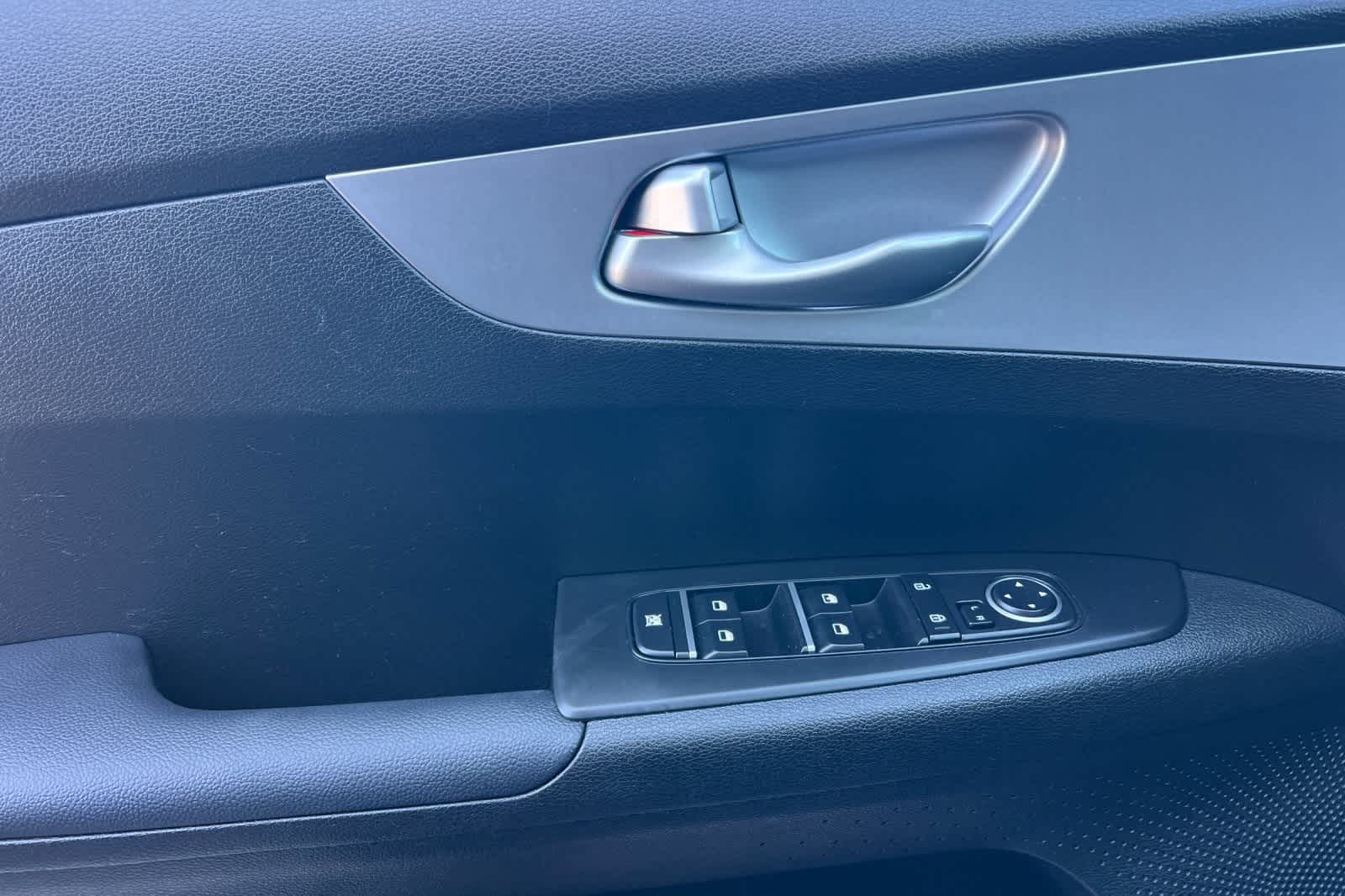 Thumbnail: 2023 Kia Forte - 13