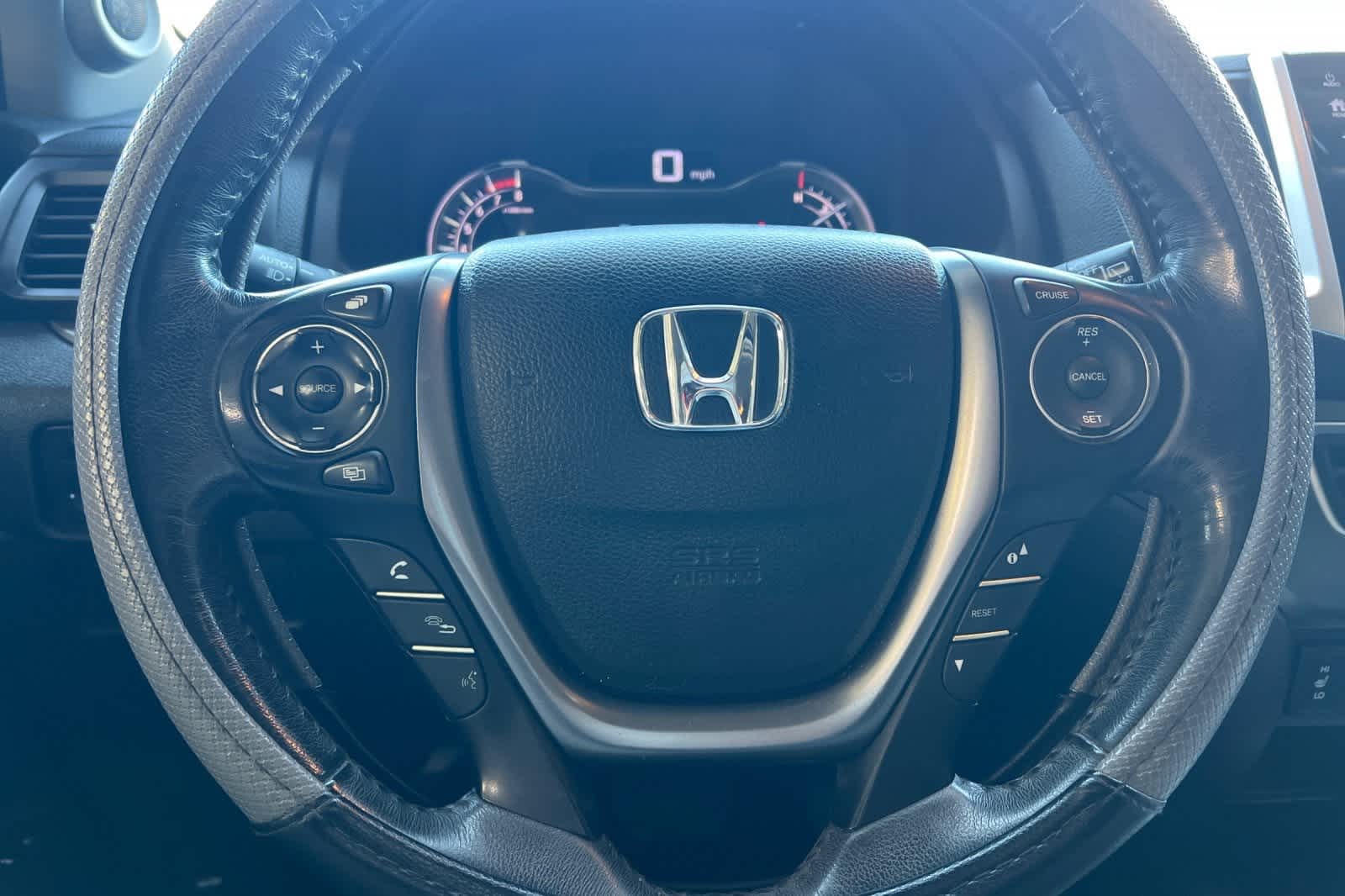Thumbnail: 2017 Honda Pilot - 27