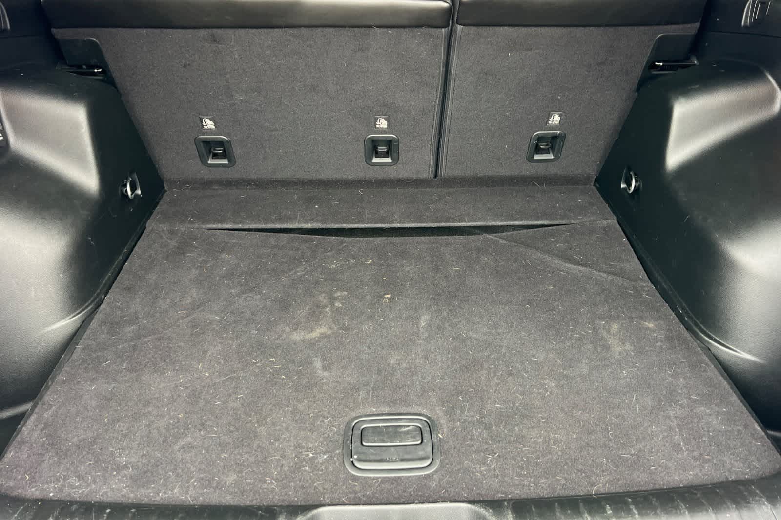 Thumbnail: 2019 Jeep Cherokee - 17