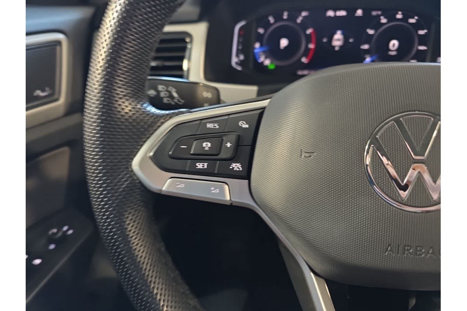 Thumbnail: 2022 Volkswagen Atlas - 27