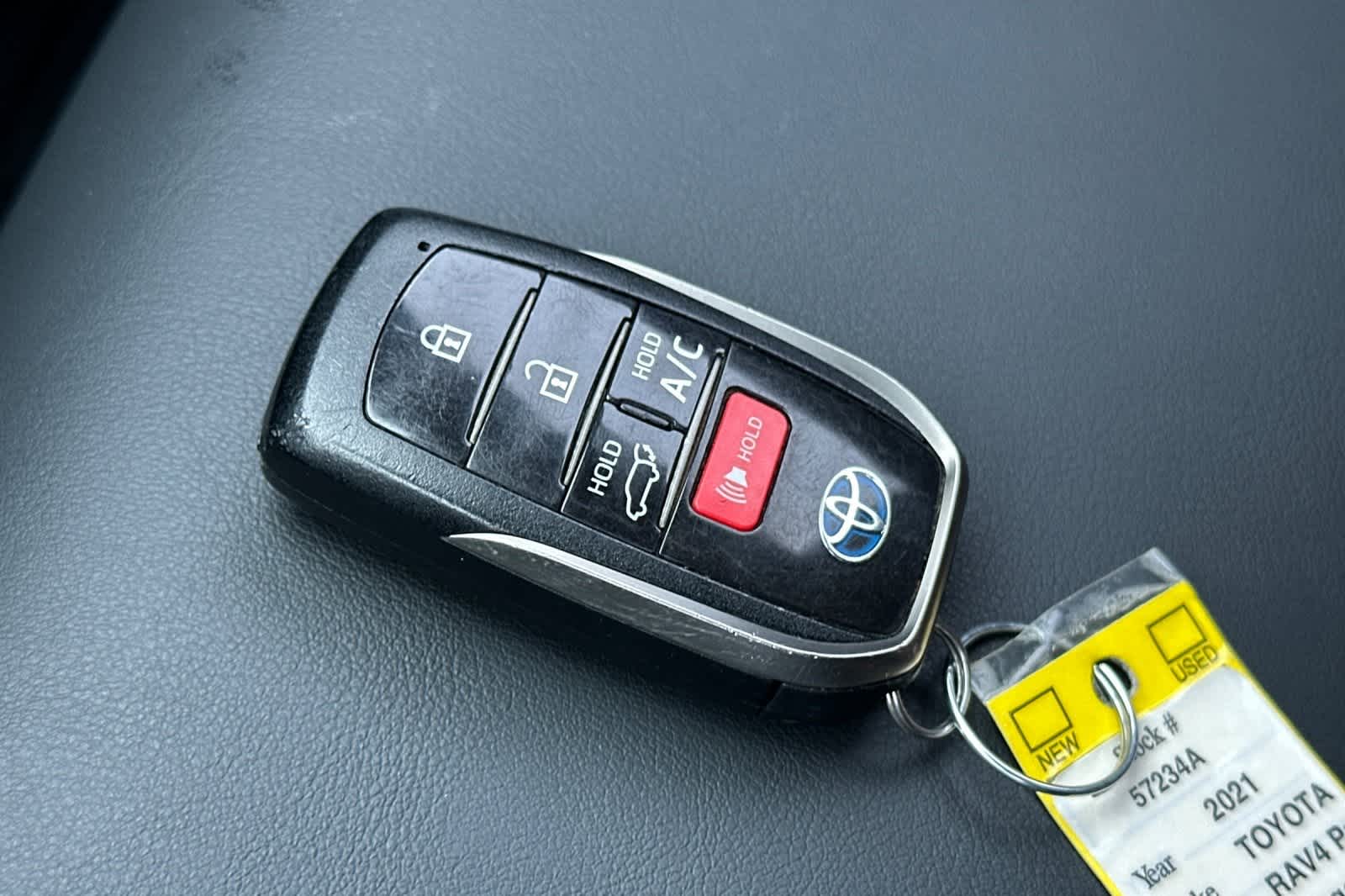 Thumbnail: 2021 Toyota RAV4 - 26