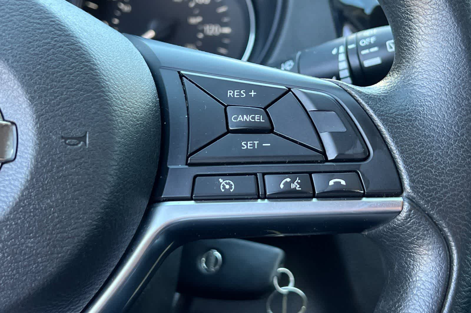 Thumbnail: 2018 Nissan Rogue Sport - 29